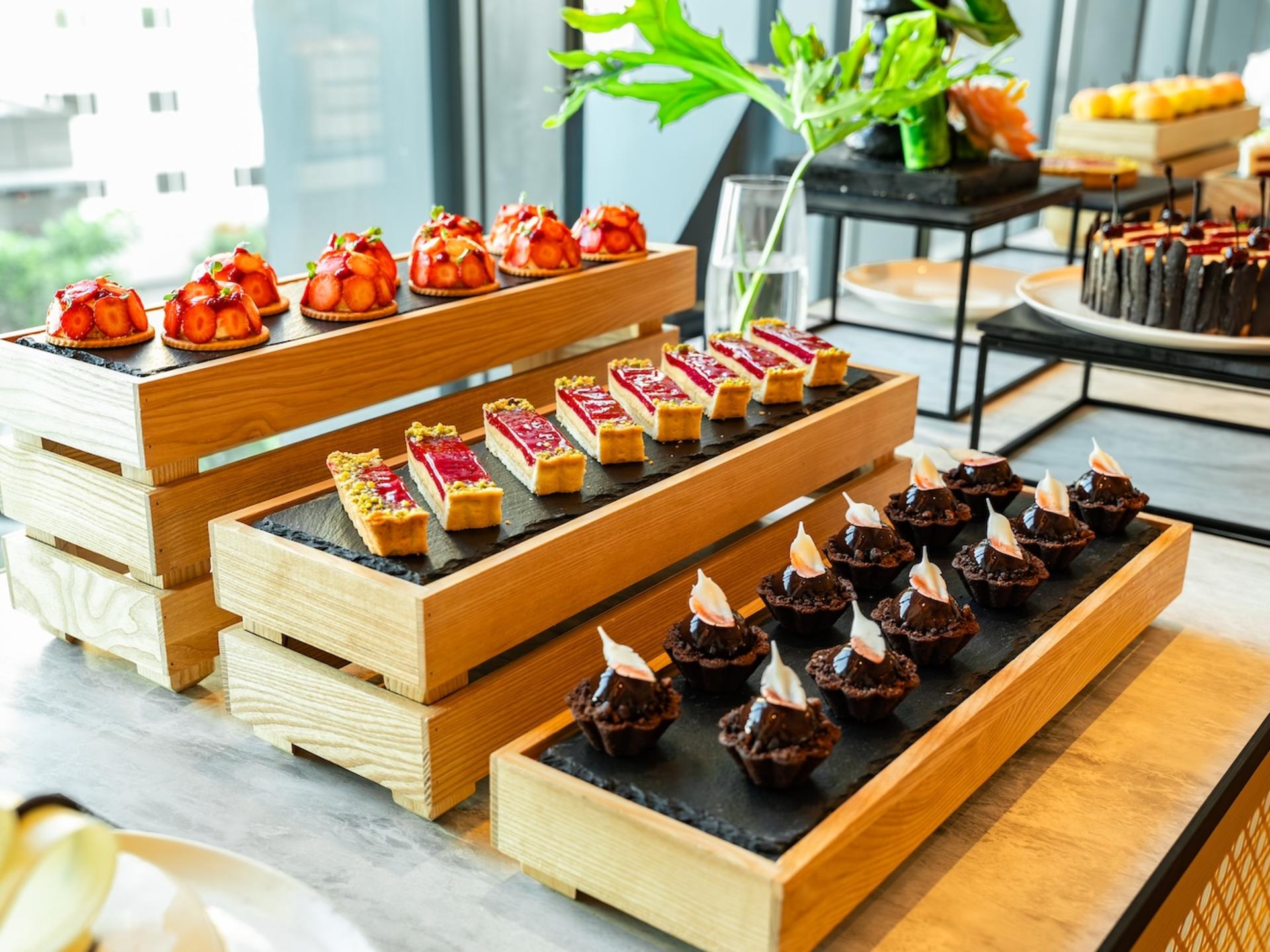 [Hyatt Regency Nha Trang] Lobster and Seafood BBQ Buffet Dinner  - Thumbnail 15