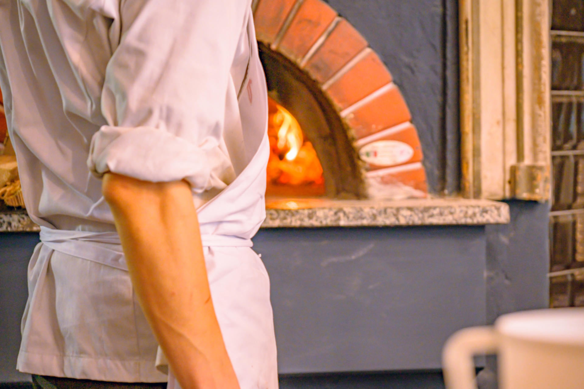 Pizza & gelato making class with unlimited wine in Florence - Thumbnail 10