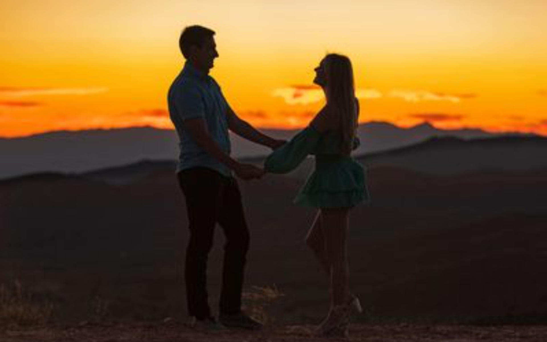 Romantic Sunset Couples Picnic Experience - Thumbnail 2