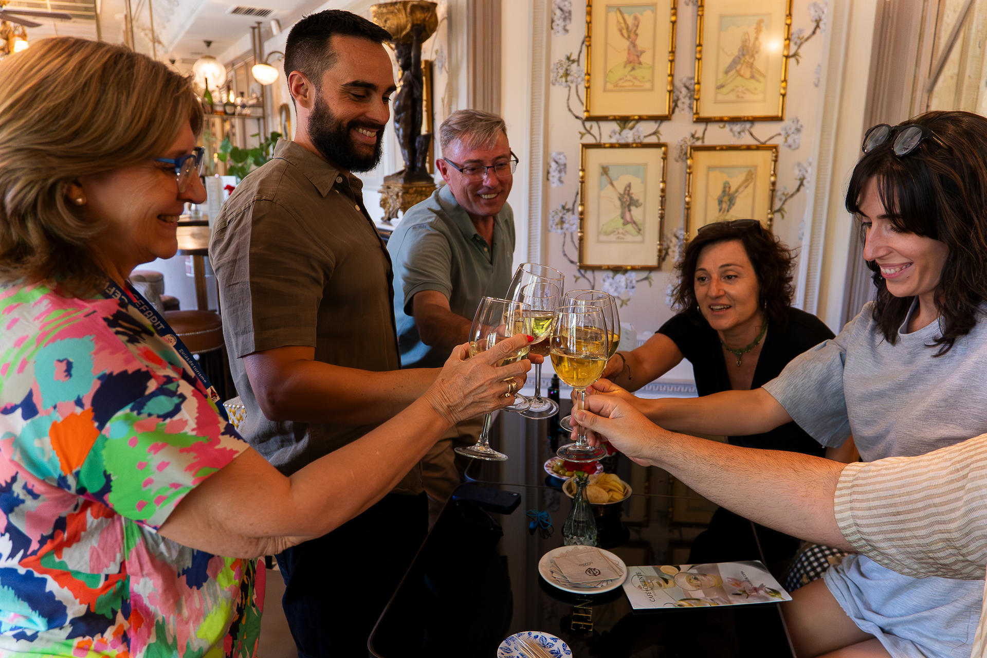 Royal Palace Half-Day Guided Tour with Wine Tasting - Thumbnail 8