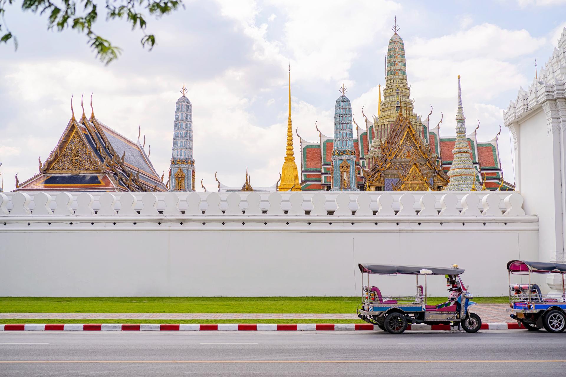 Bangkok Grand Palace and Emerald Buddha Skip-the-Line Ticket - Thumbnail 17