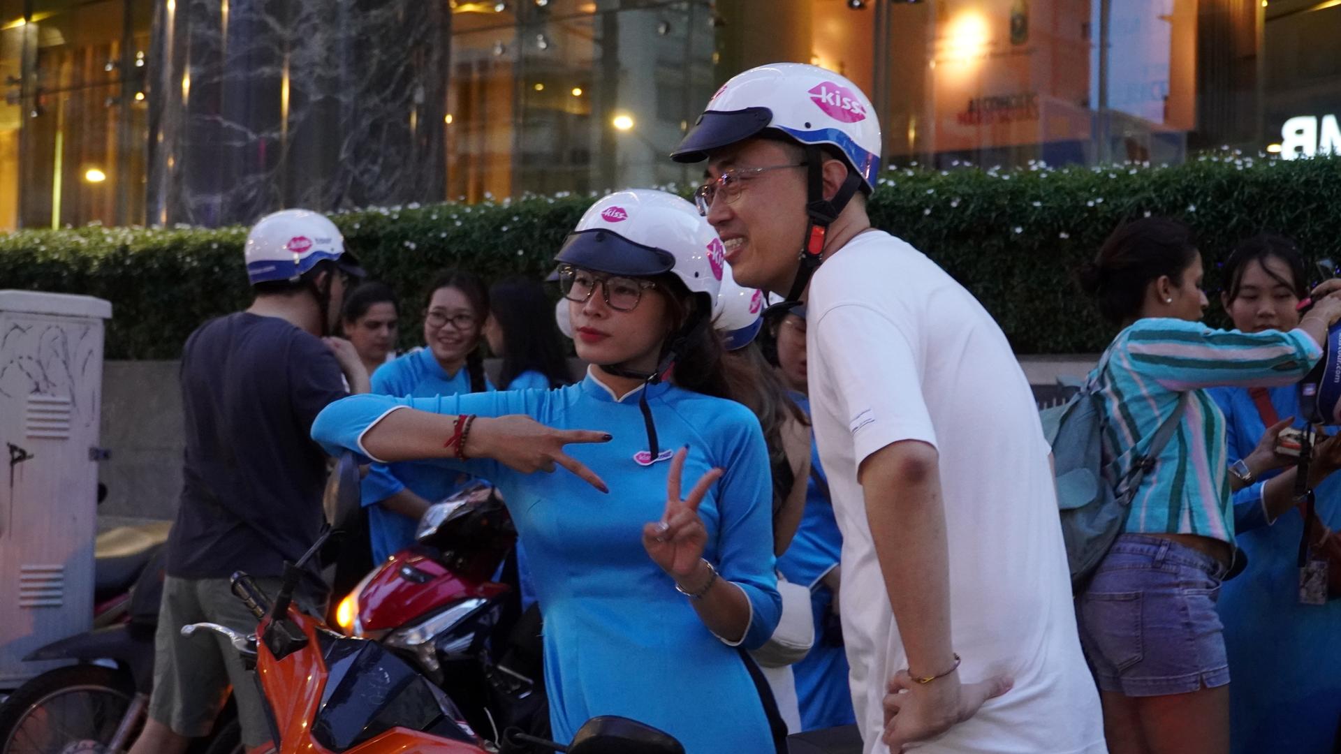 Motorbike Street Food Tour in Ho Chi Minh City with Ao Dai Rider - Thumbnail 34