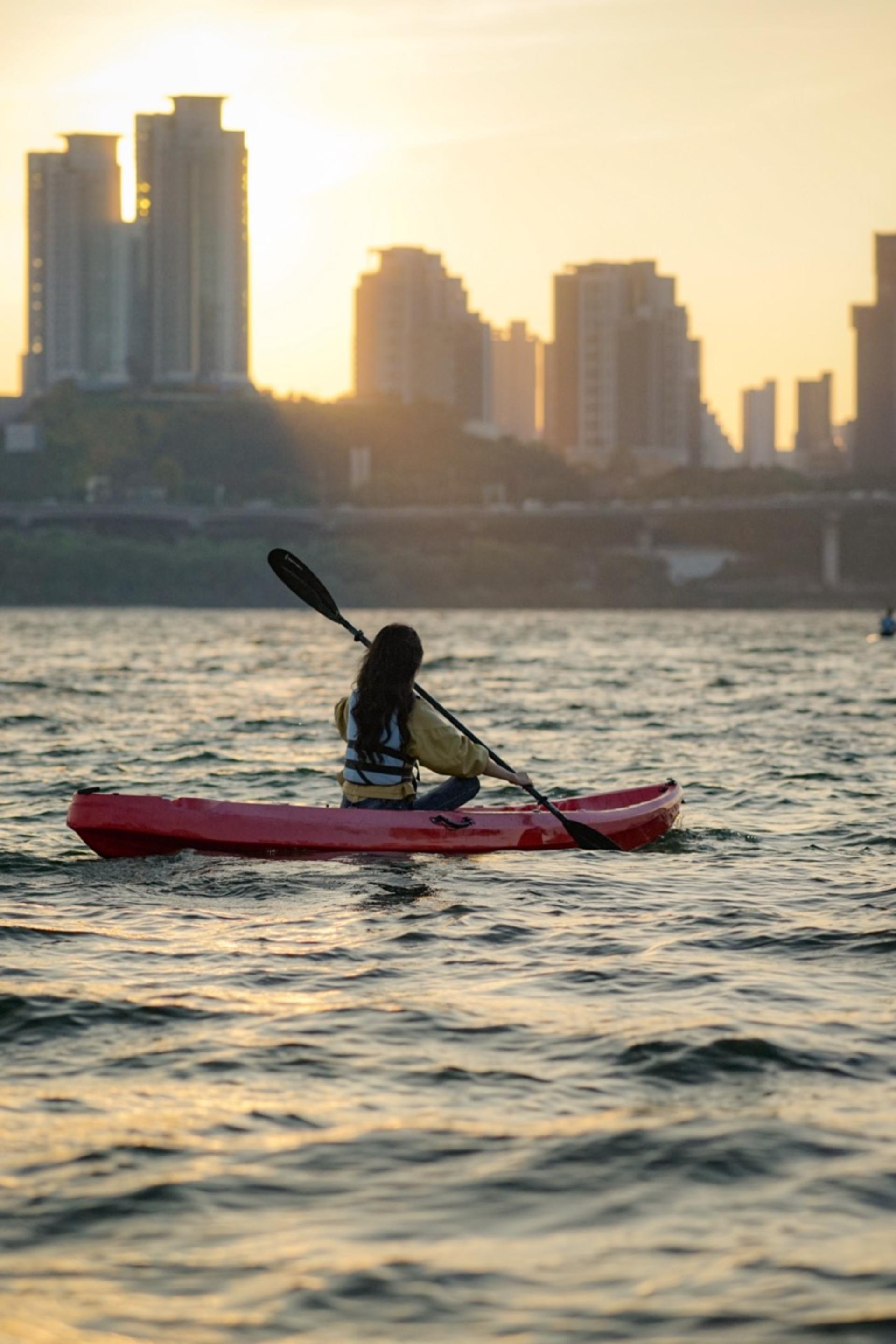 Kayak & Paddleboard Adventure on the Han River in Seoul - Thumbnail 13