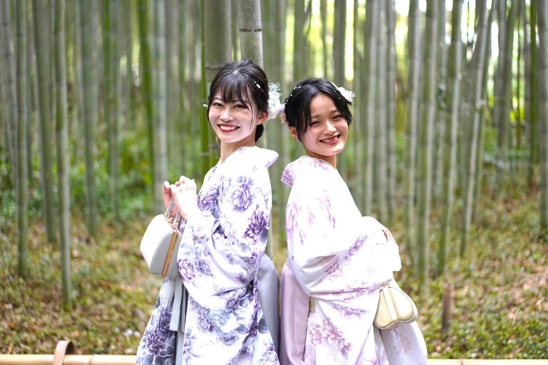 Kyoto Arashiyama Kimono Rental: 3-minute walk to Togetsukyo Bridge, includes women's hair set. Kyoto Aiwafuku - Thumbnail 19