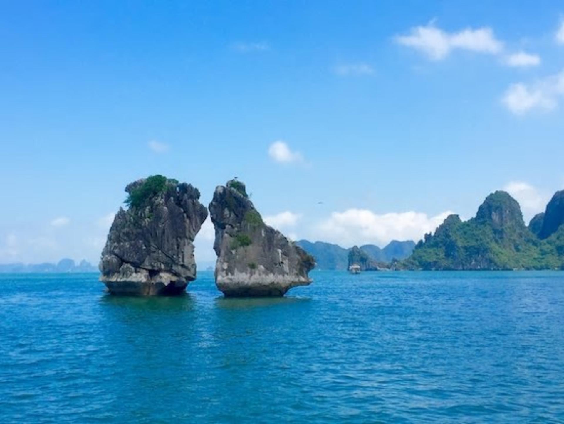 Cong Nghia Day Cruise: Ha Long Bay, Thien Cung with Japanese Guide - Thumbnail 9