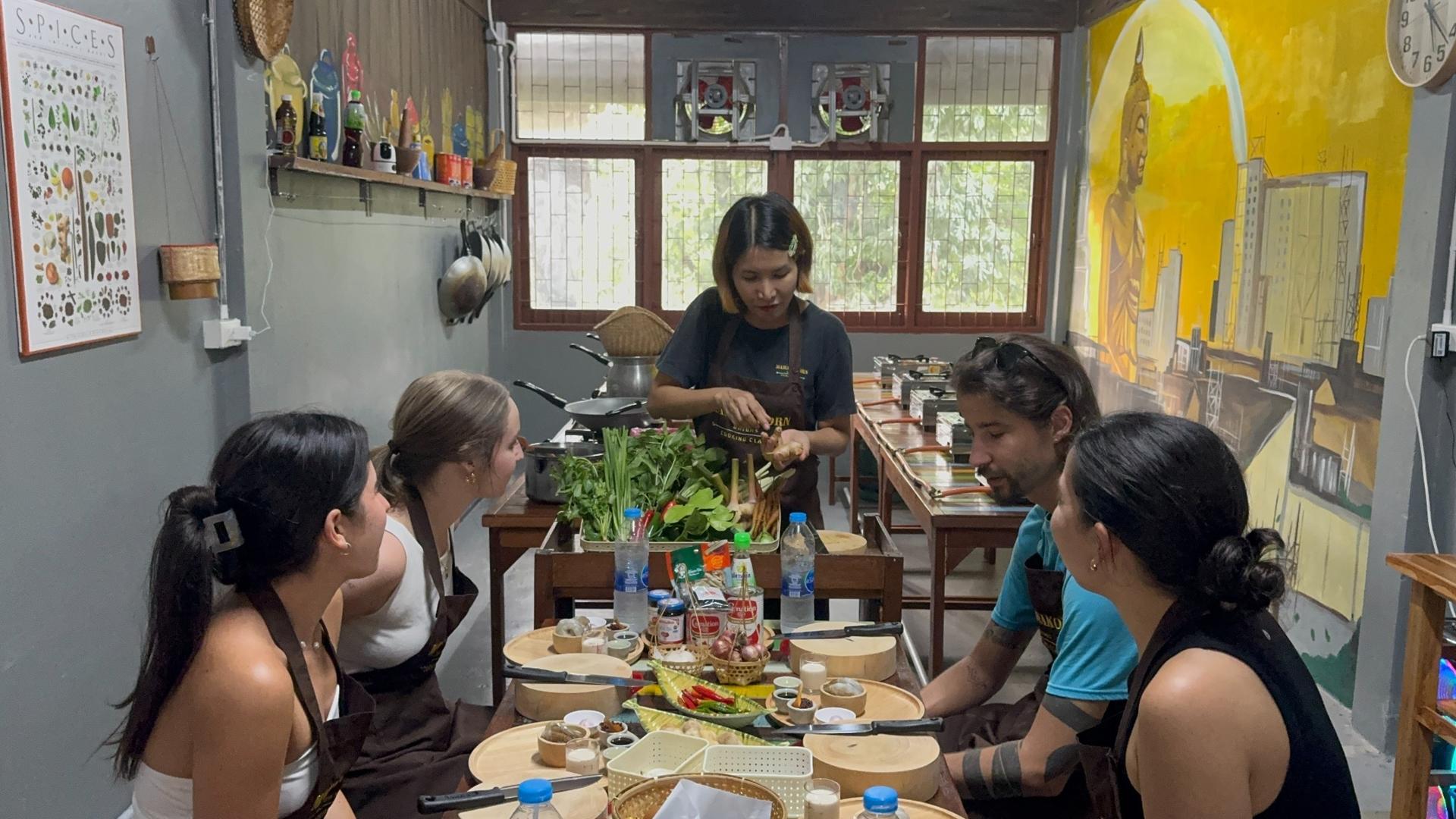 Bangkok Hands-On Mahanakorn Thai Cooking Class with Local Chef - Thumbnail 4