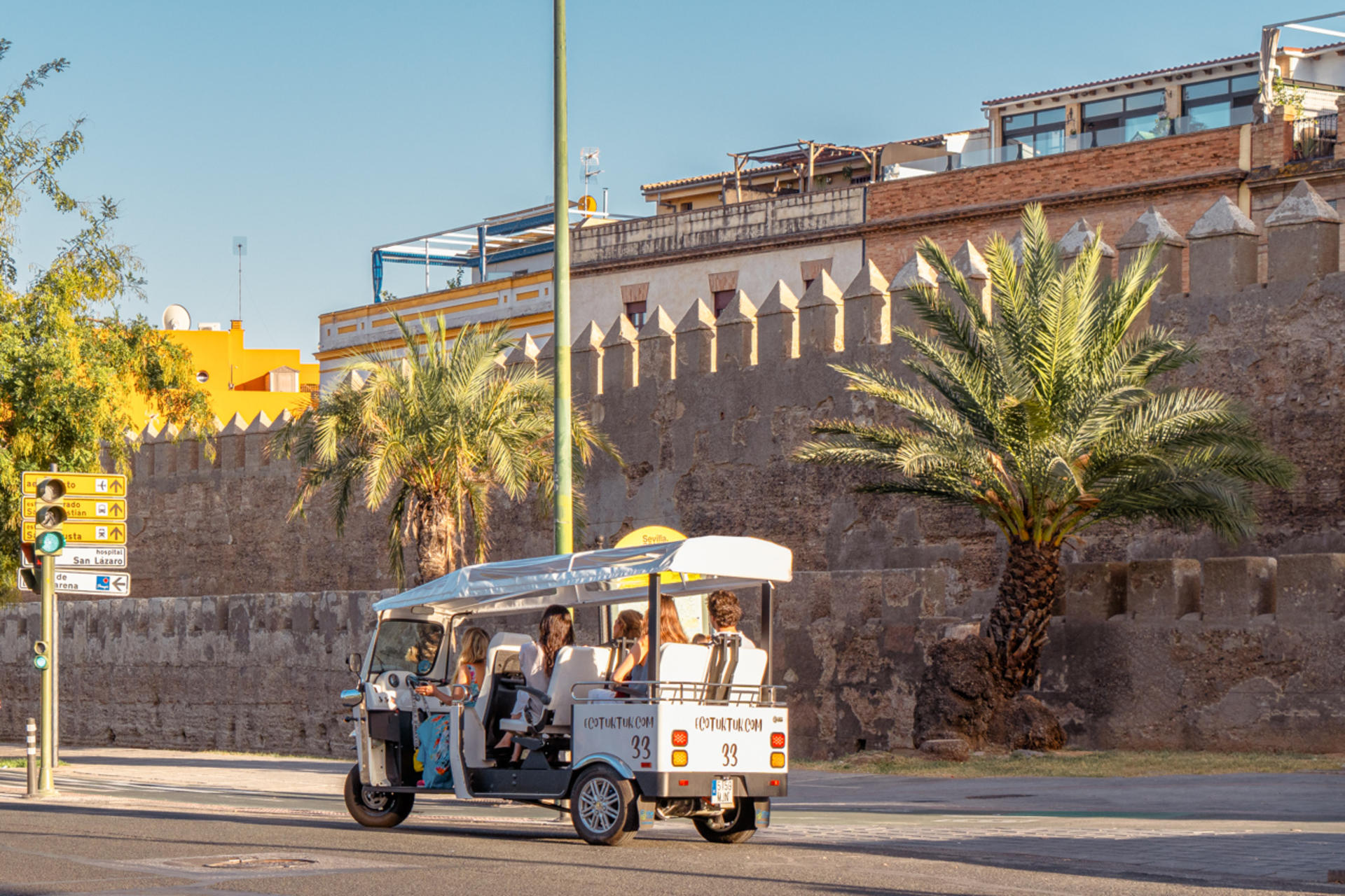 Private Eco Tuk Tuk Tour in Seville - Thumbnail 7