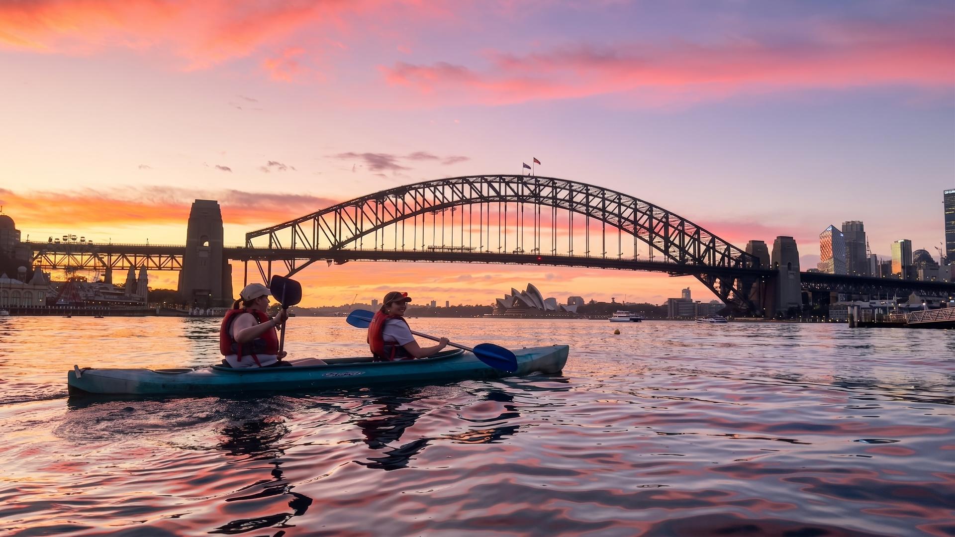 Sydney Sunrise Small-Group Kayak Tour: Harbour Bridge, Opera House - Thumbnail 22