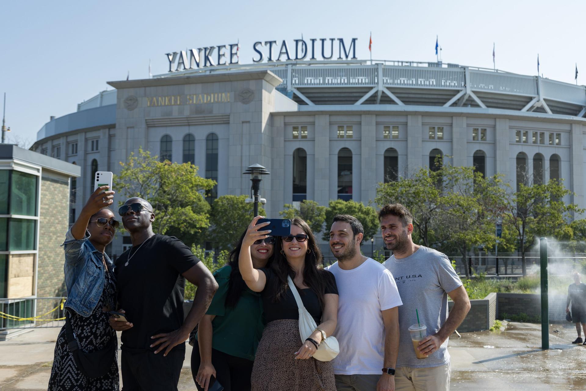Manhattan, Bronx, Queens & Brooklyn Tour from New York - Thumbnail 7