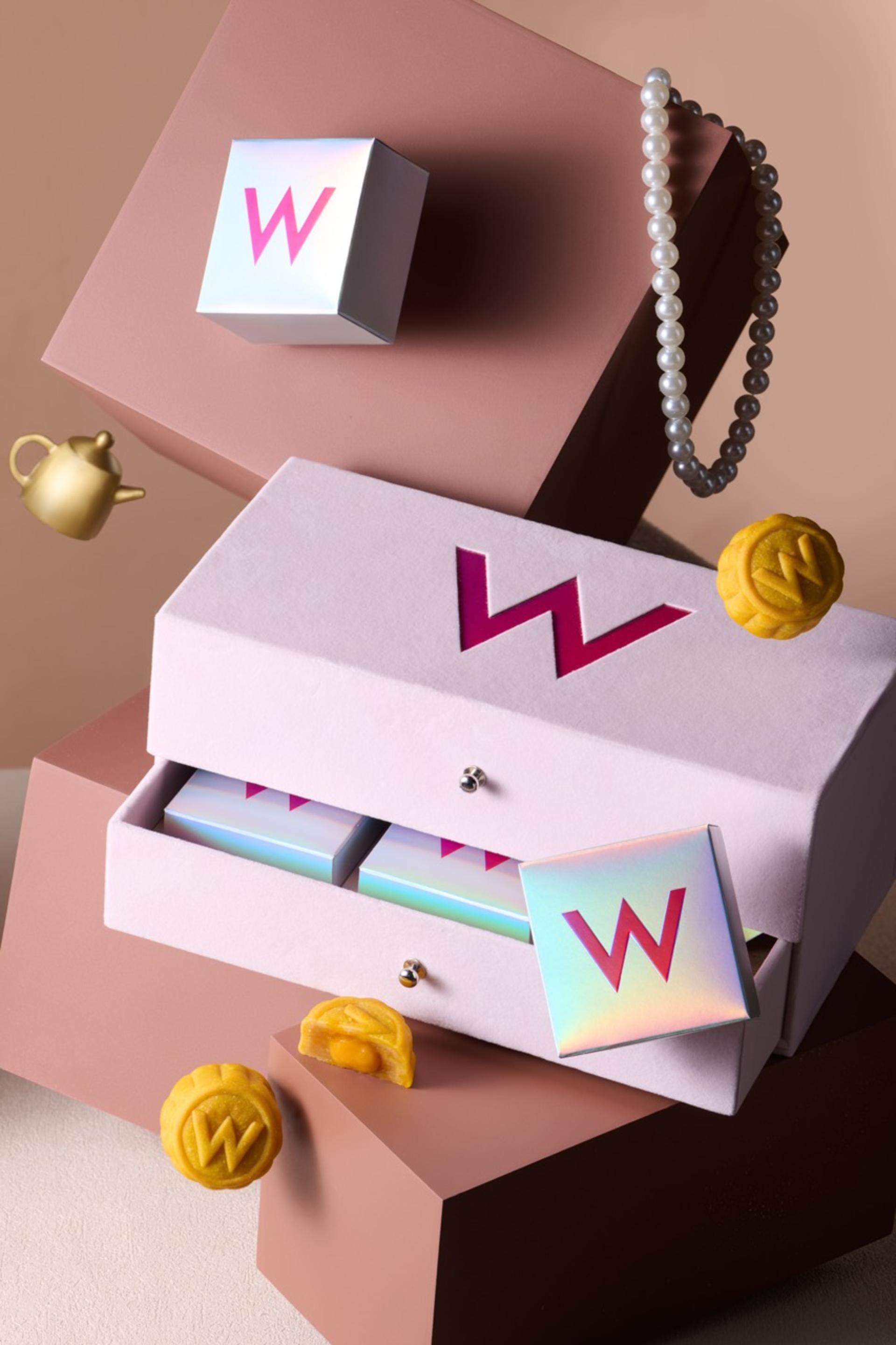 【Early Bird Buy 2 Get 2 Free】W Hong Kong | Mid-Autumn Festival 2026 | Mini Lava Egg Custard Mooncake Gift Set | 11/9-25/9  pick up at Tsim Sha Tsui - Thumbnail 6
