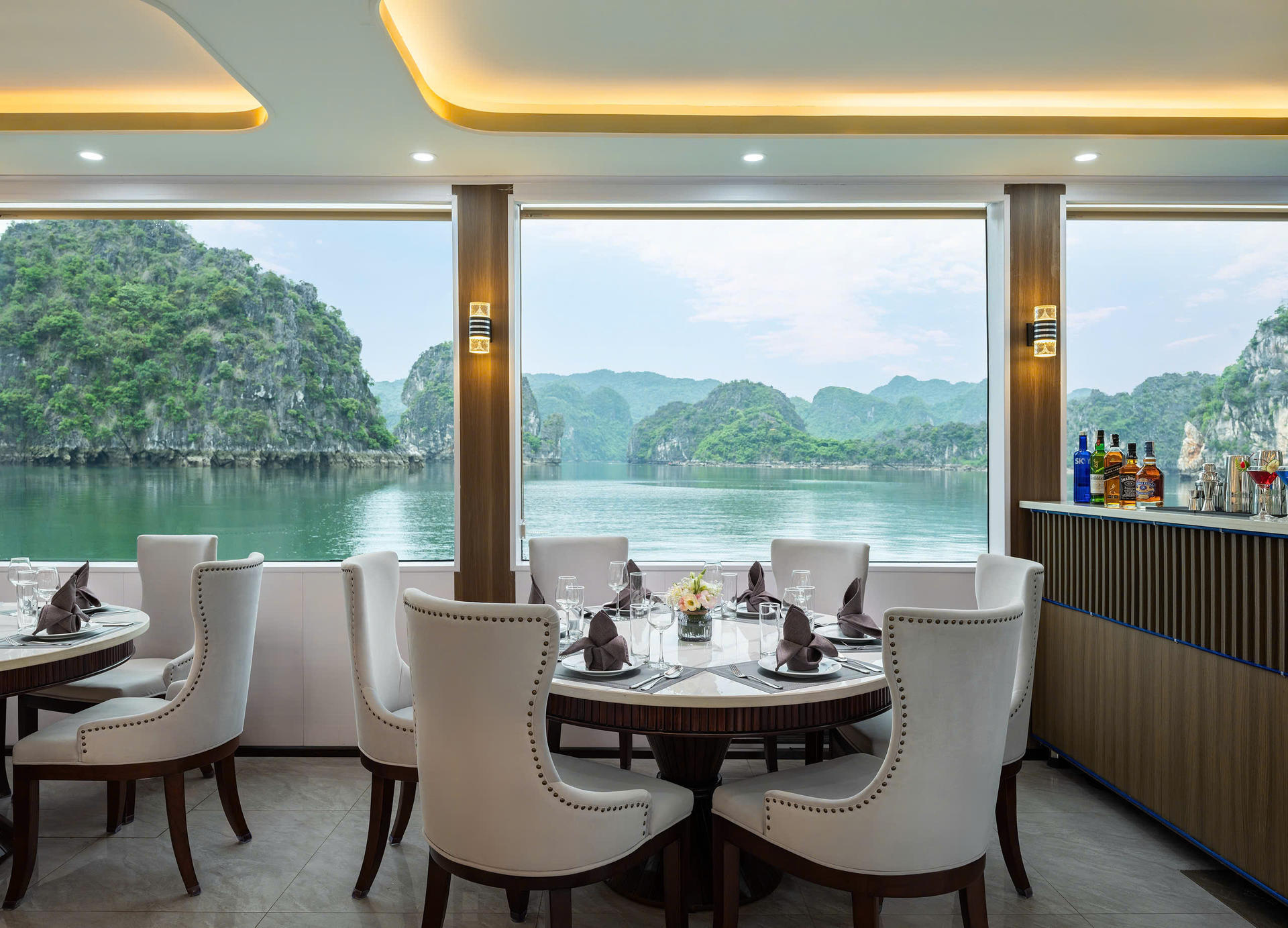 Hercules Premium Day Cruise: Ha Long Bay with Sung Sot & Ti Top - Thumbnail 10