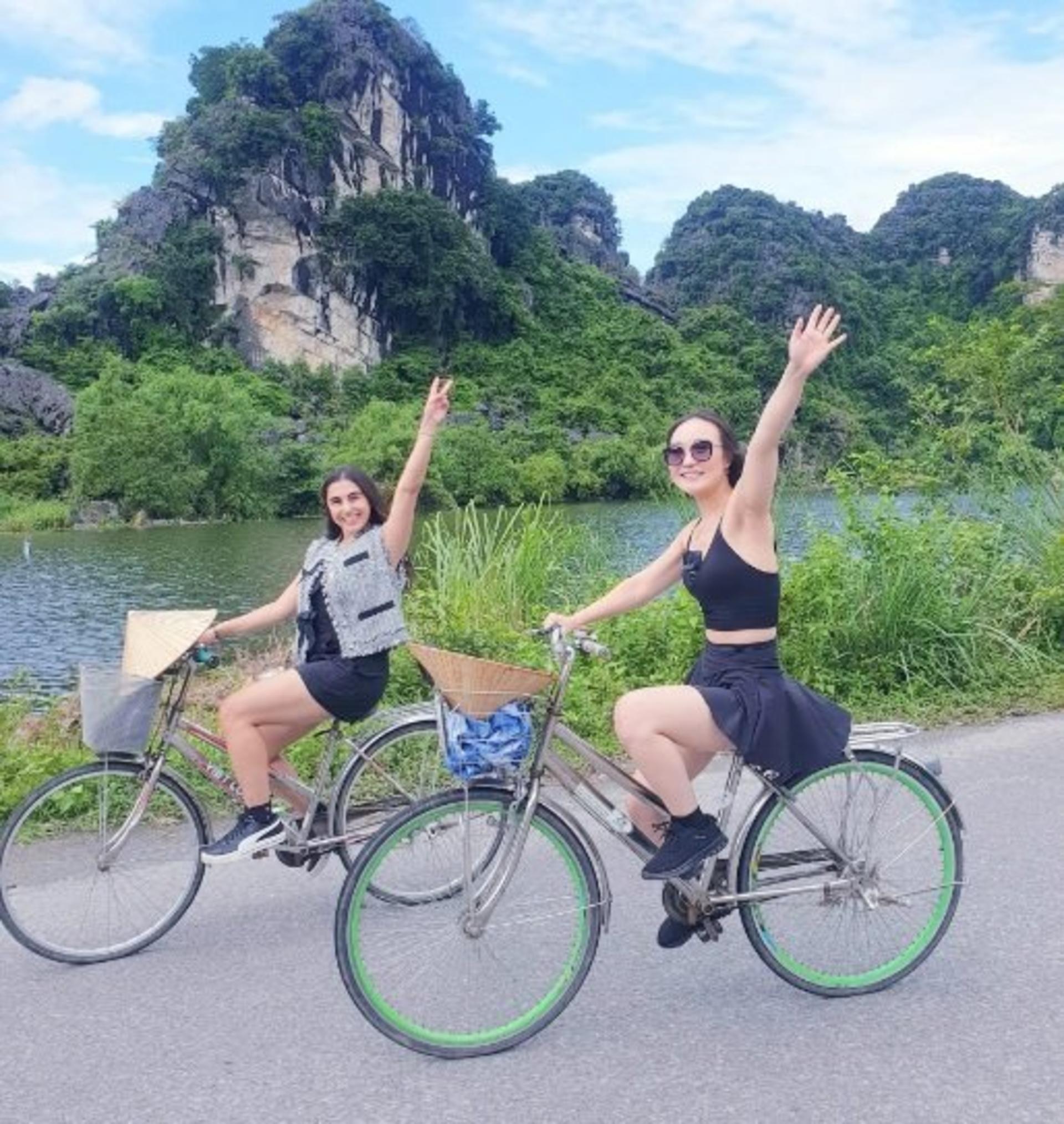 Best of Ninh Binh Tour: Hoa Lu, Bai Dinh, Trang An/Tam Coc, Mua Cave - Thumbnail 8