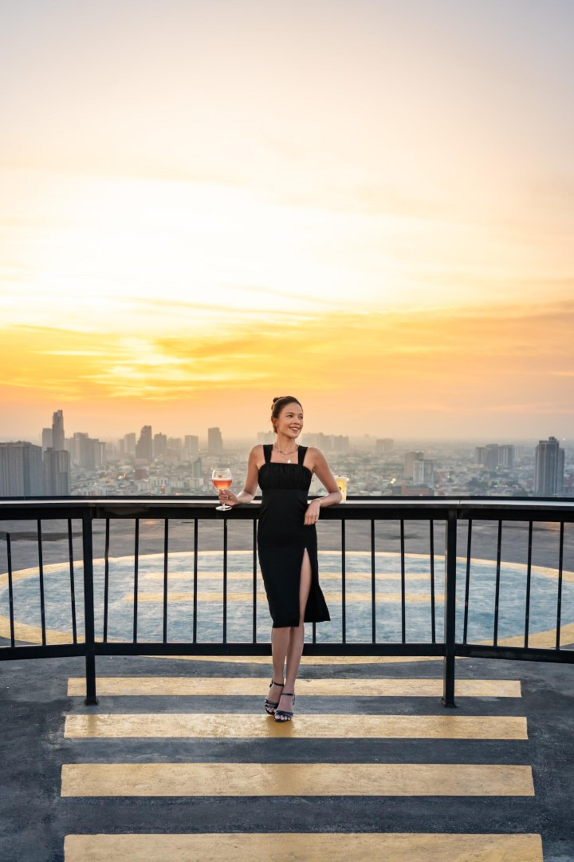 ThreeSixty Rooftop Bar at Millennium Hilton Bangkok - Thumbnail 6