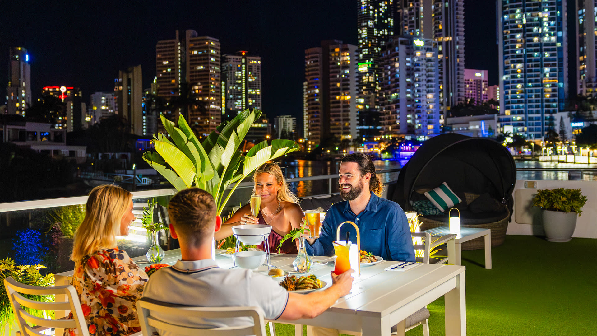 Sightseeing Dinner Cruise in the Gold Coast - Image 1