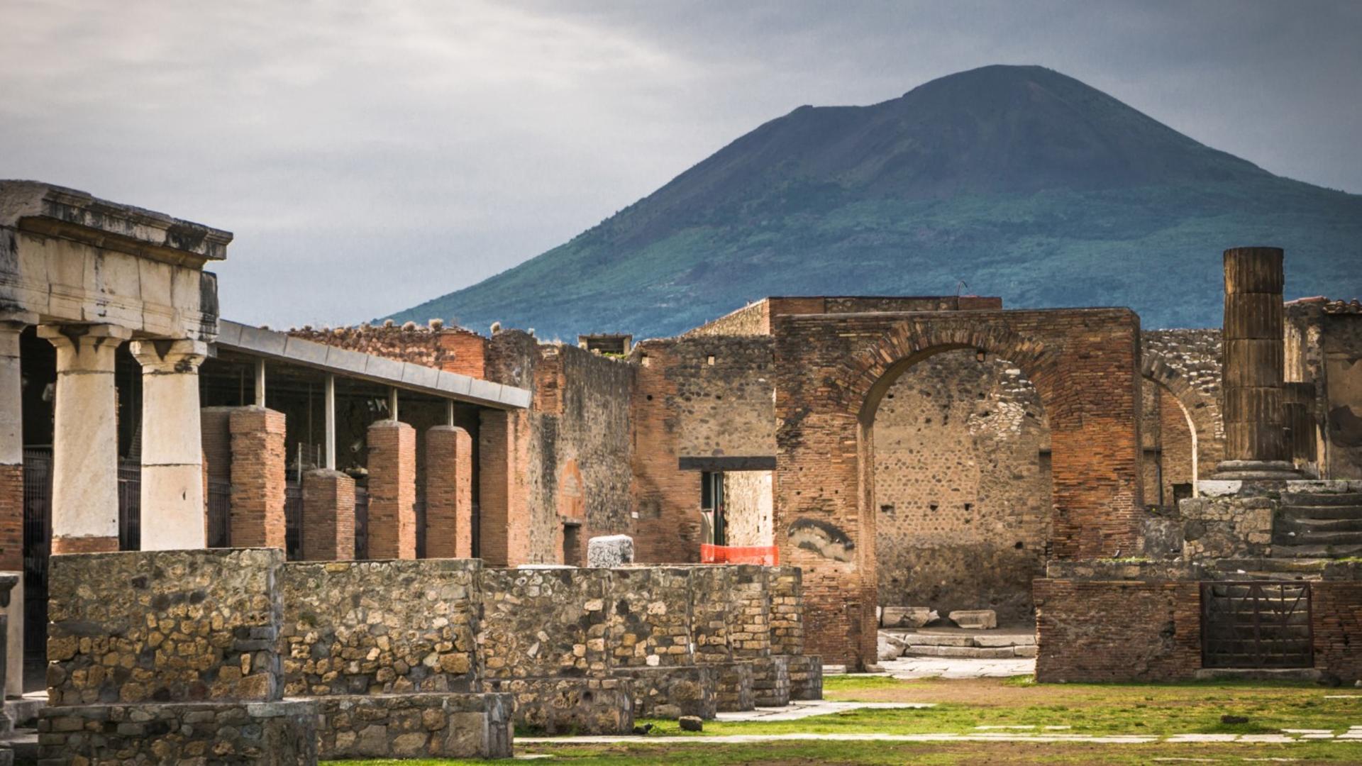 Pompeii and Amalfi Coast private day tour from Rome - Thumbnail 6