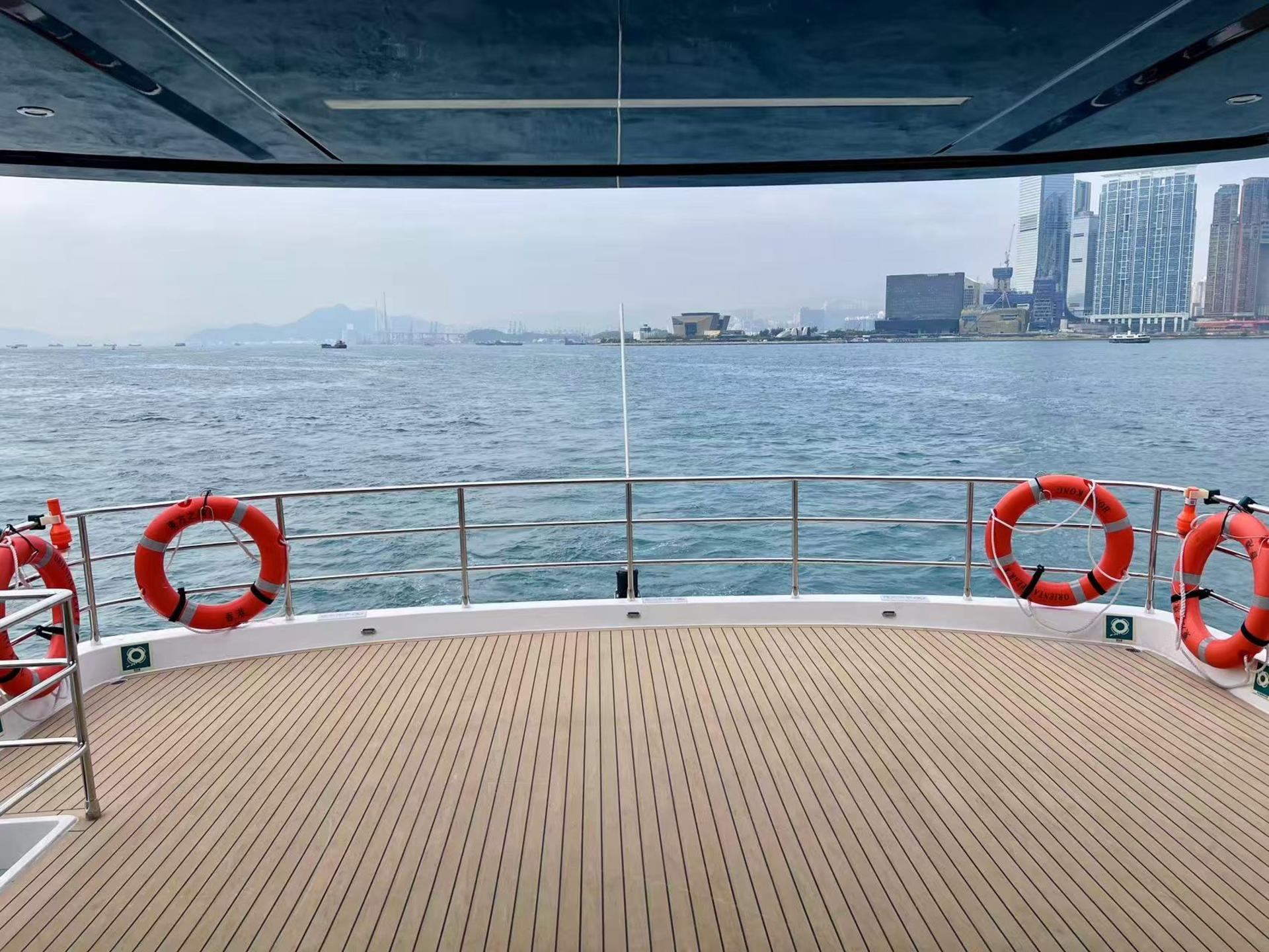 Oriental Pearl No.8 Luxury Yacht Tour - Thumbnail 4