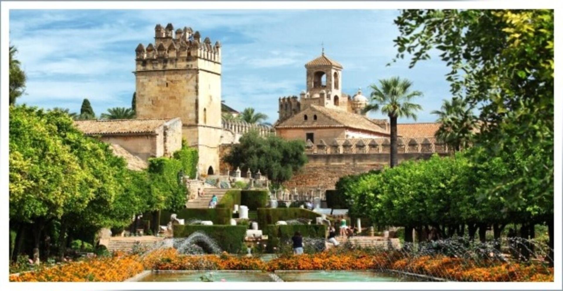 Malaga Alhambra & Generalife One-Day Tour - Thumbnail 5