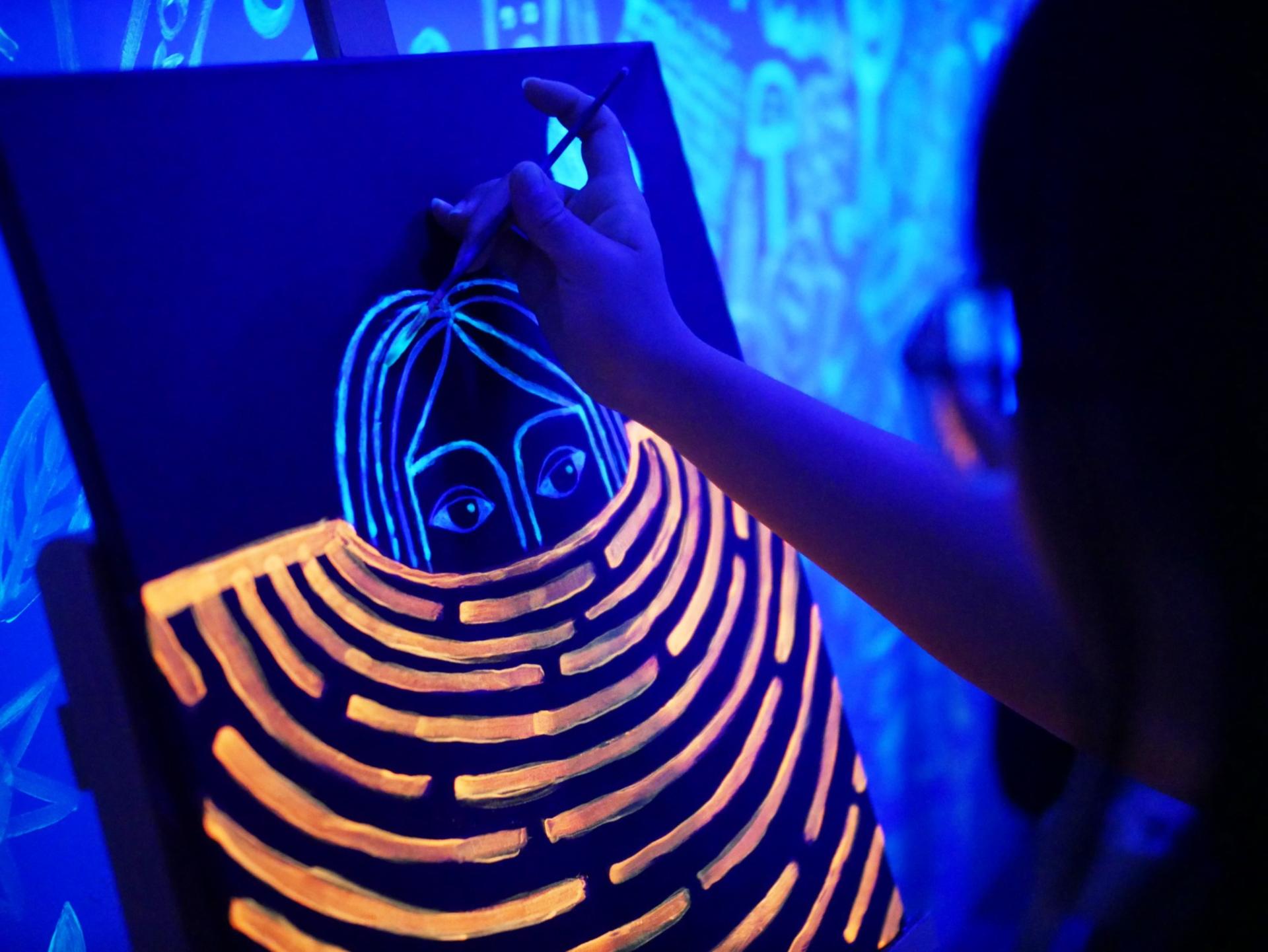 Glow in the Dark, Canvas or Tote Bag Art Jamming - Thumbnail 7