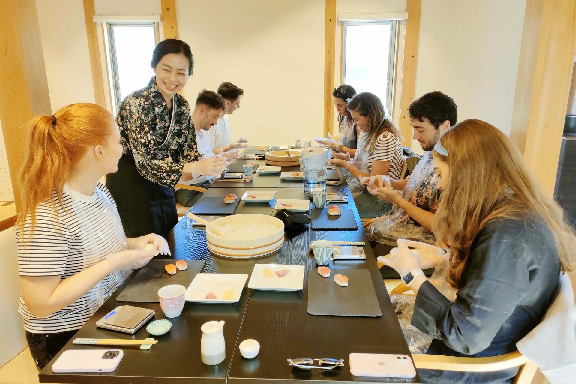 Kyoto Sushi Workshop  ( English Speaking Class)  - Thumbnail 4