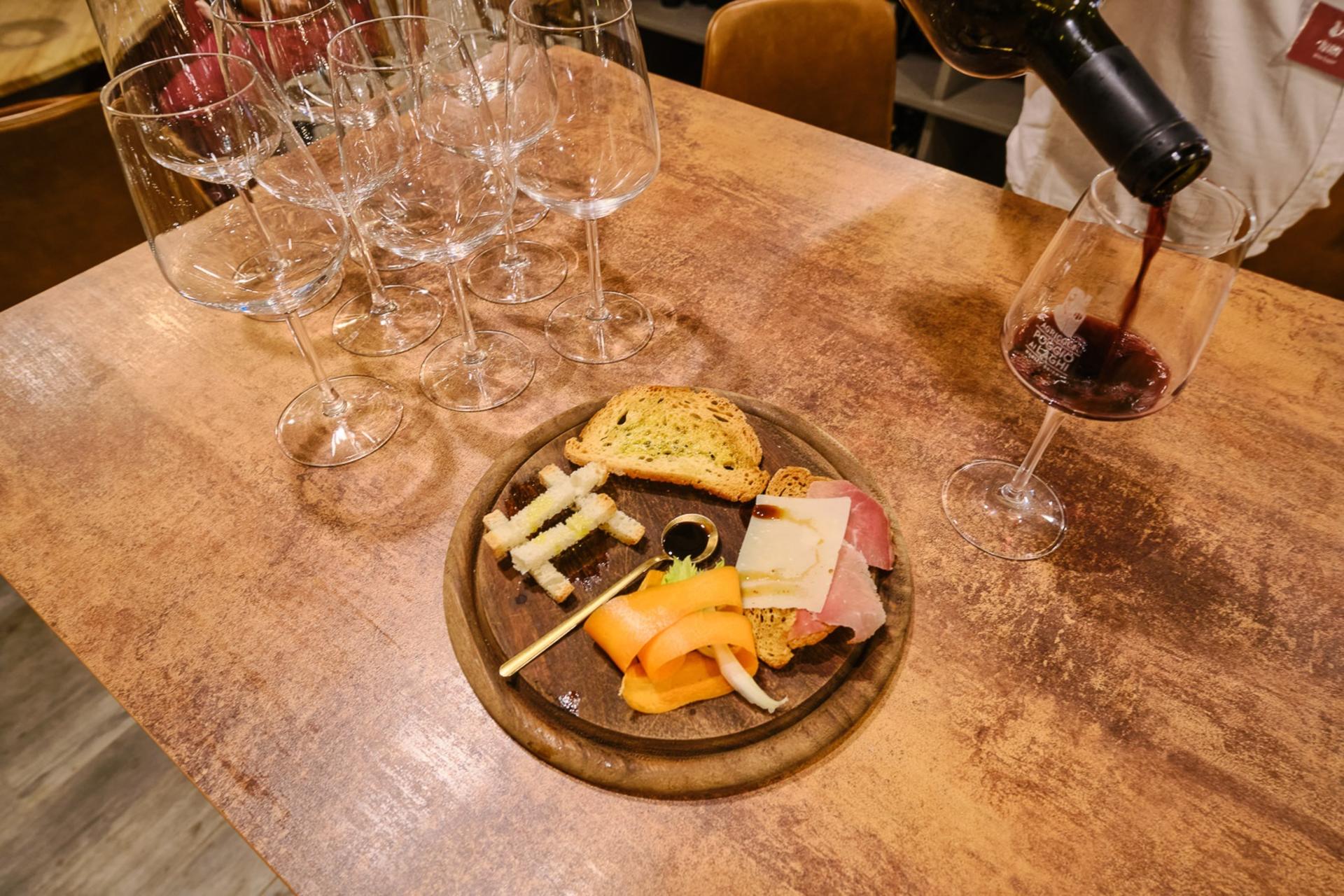 Siena, San Gimignano, Monteriggioni, and Chianti Wine Tasting Tour - Thumbnail 10