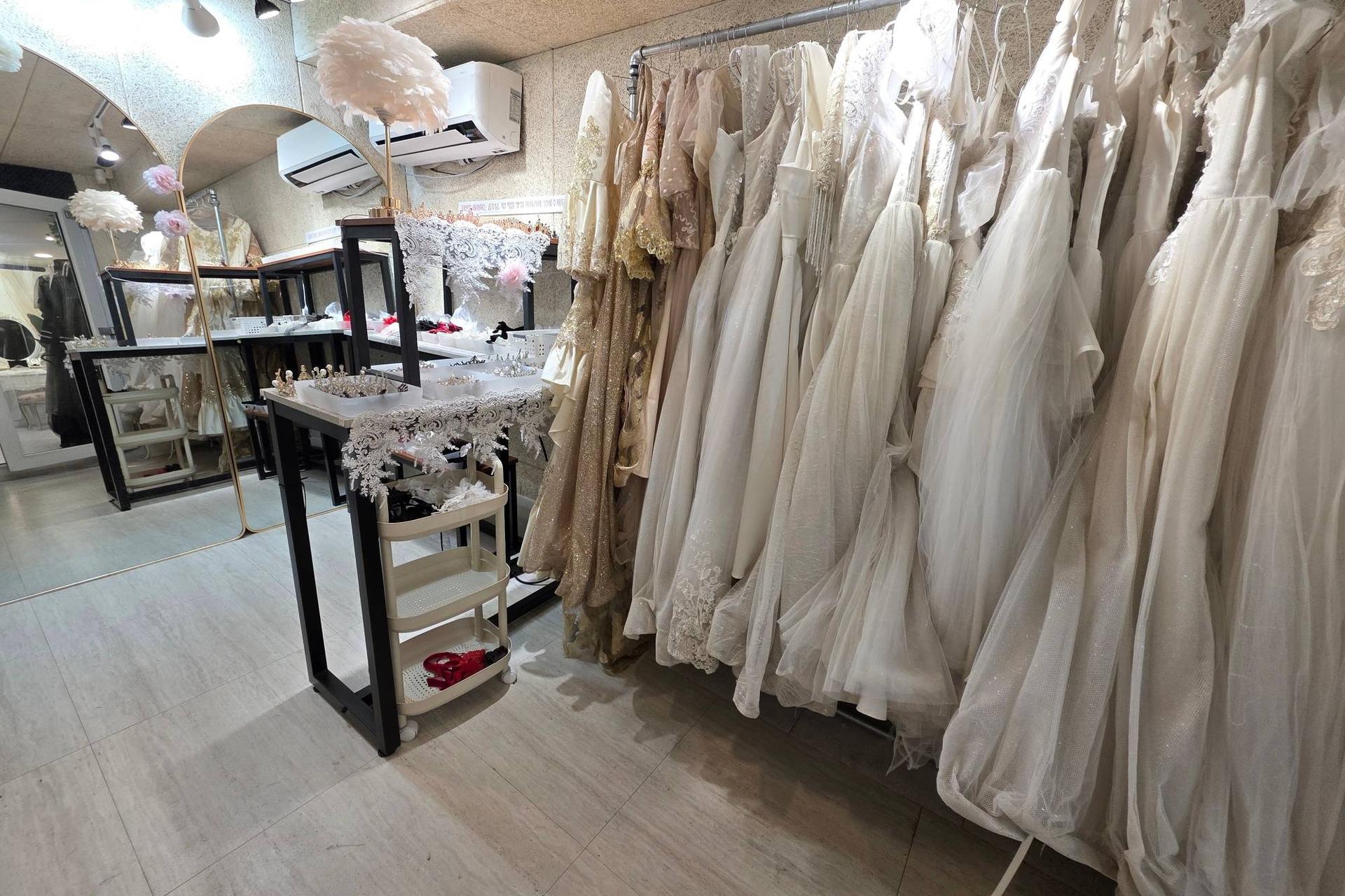 Princess Dress Party at LAFIA Princess Castle in Hongdae - Thumbnail 2