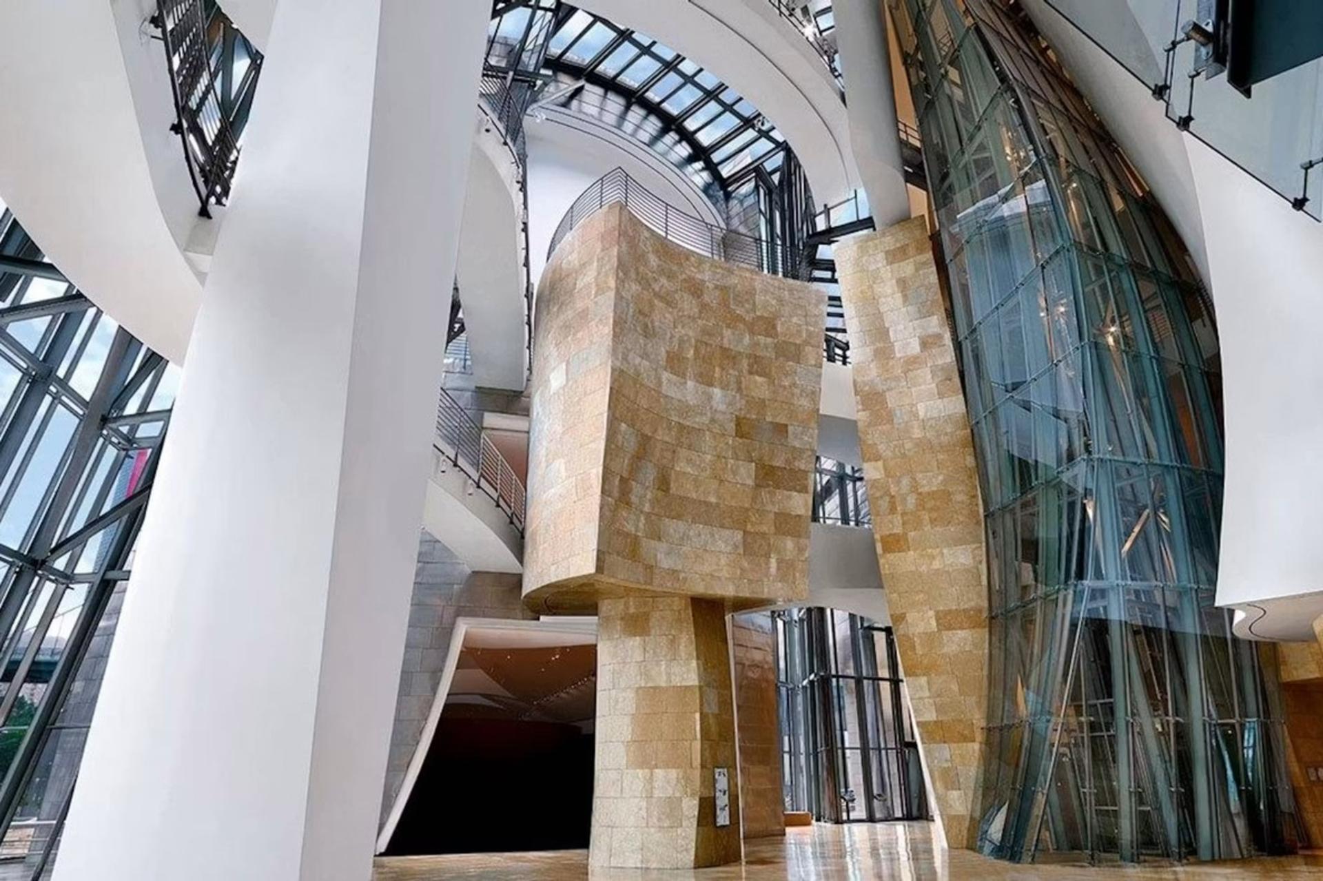 Guggenheim Museum Tour in Bilbao - Thumbnail 6