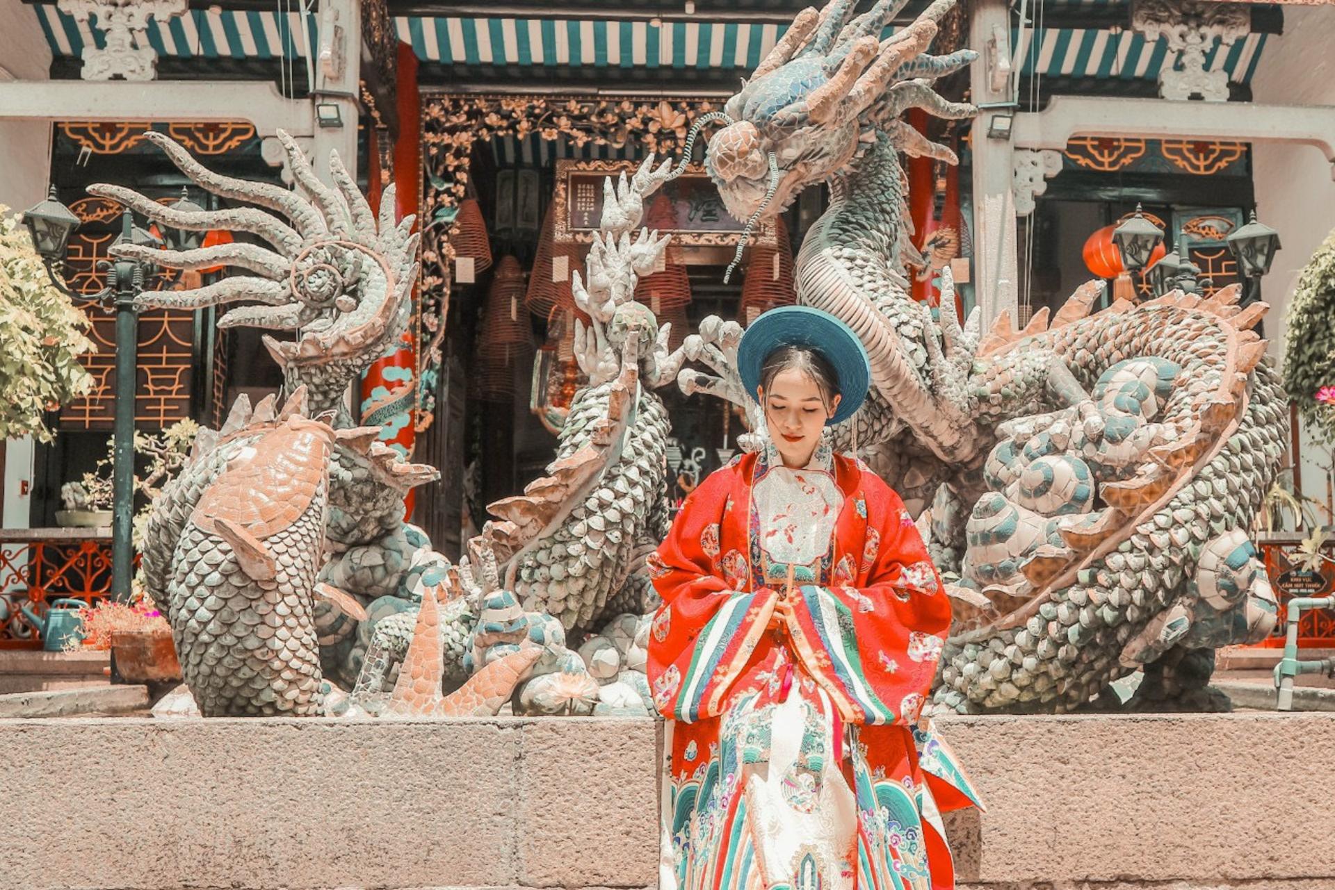 Vietnamese Traditional Ao Dai Rental & Photoshoot Tour in Hoi An - Image 1