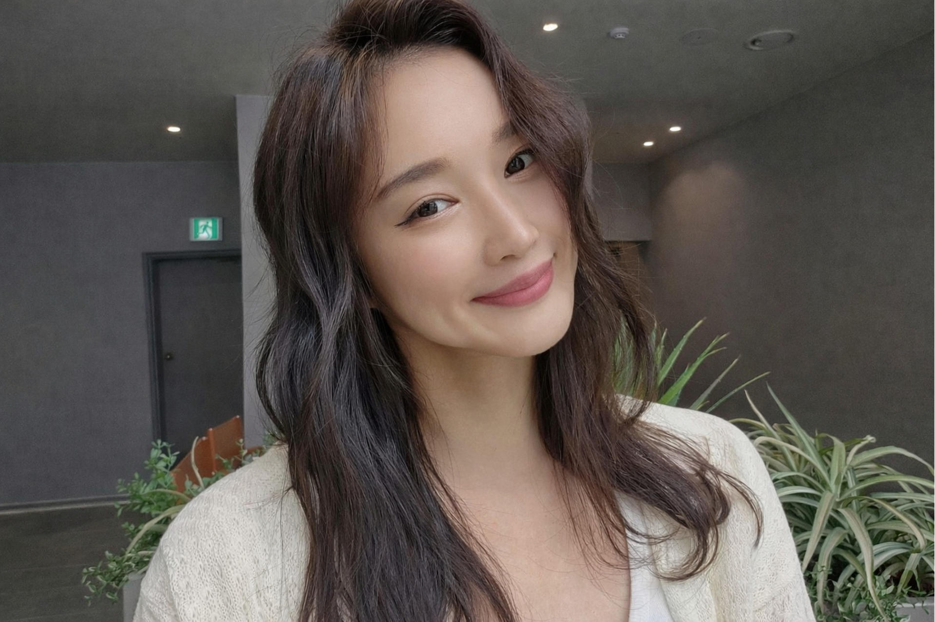 Seoul Hongdae K-Beauty Hair Cut,Styling,Color,Treatment & Down Perm - Image 1