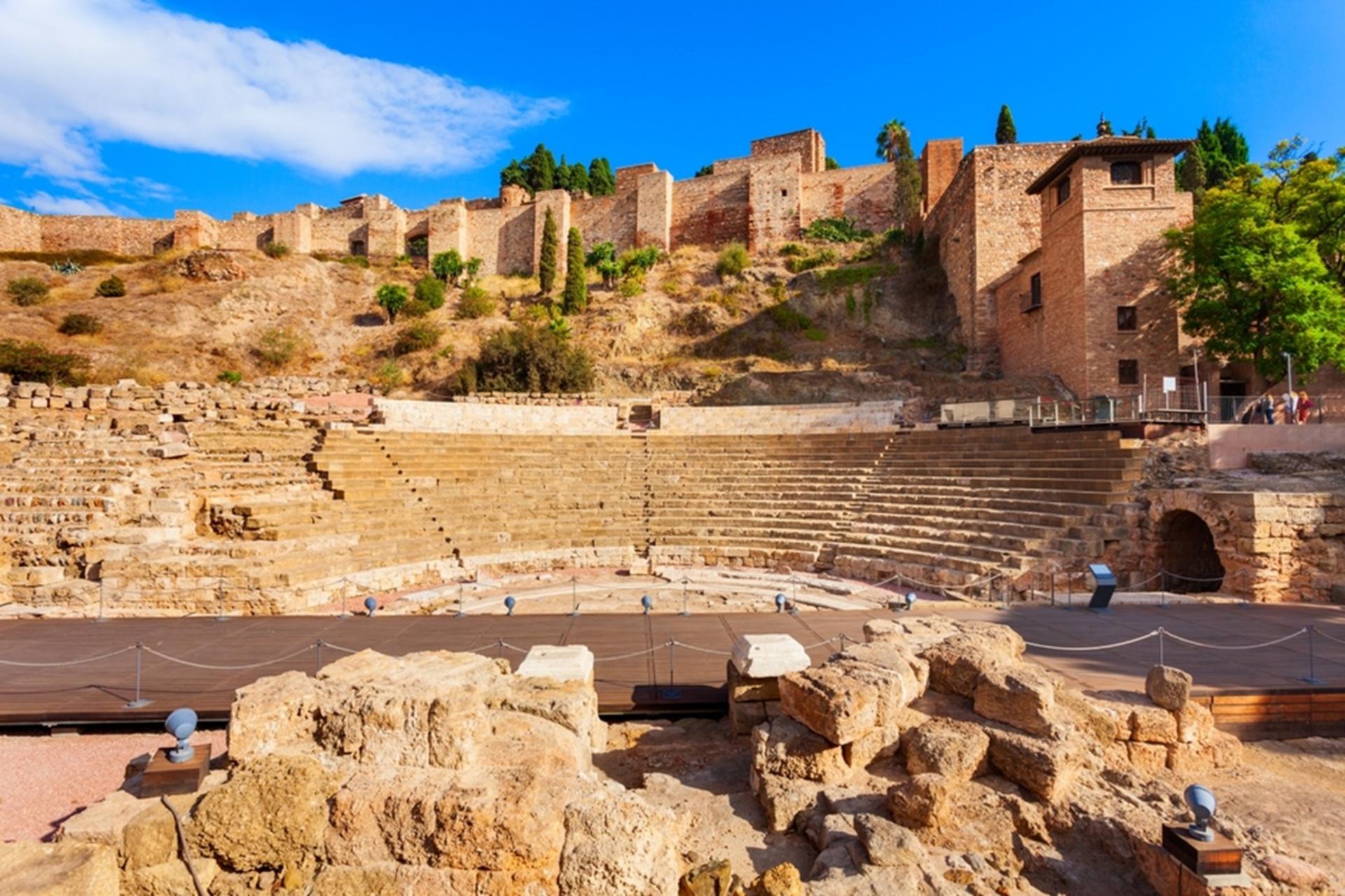 The Best of Malaga Private Tour: Day & Night Sightseeing Highlights - Thumbnail 9