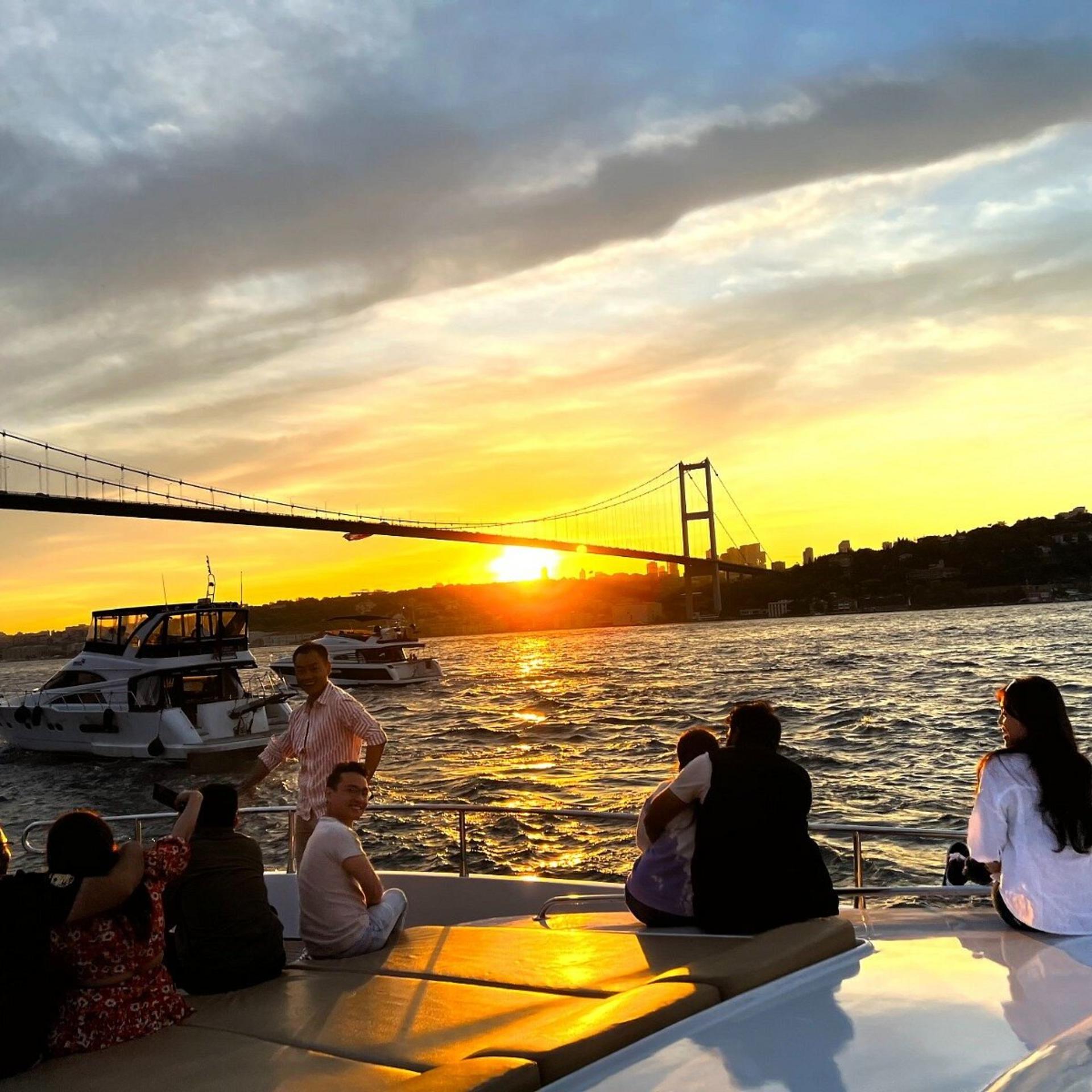 Istanbul Bosphorus Sunset Half-Day Cruise - Thumbnail 14