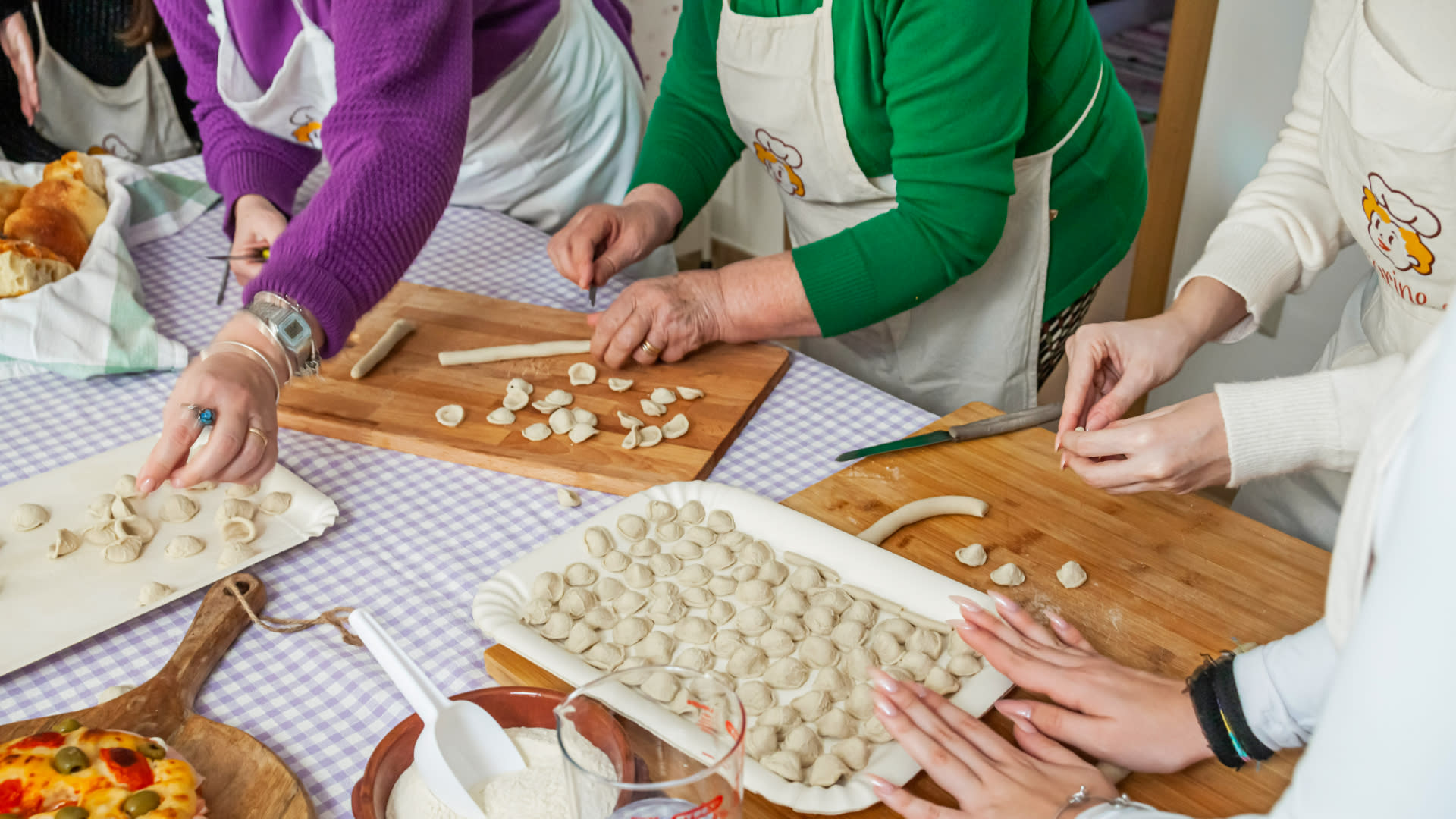 Pasta and tiramisu cooking class in Lecce - Thumbnail 2