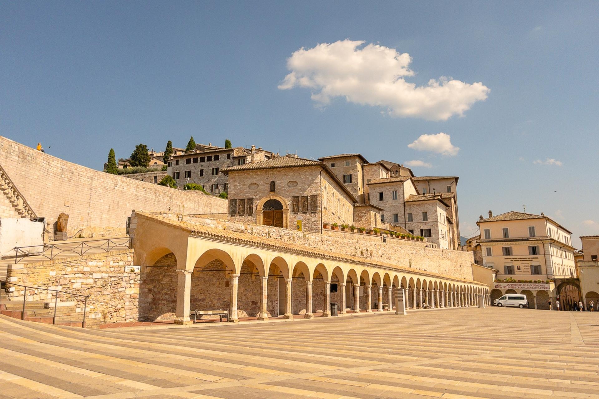Perugia and Assisi Tour from Florence - Thumbnail 2