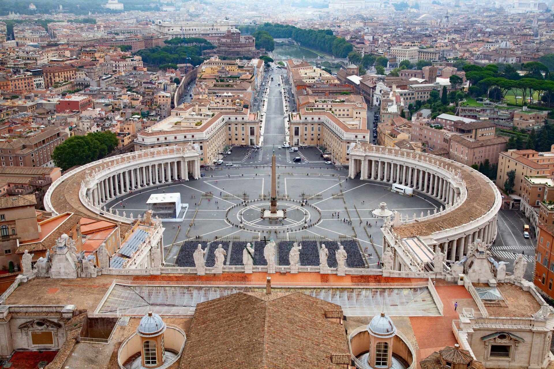 St. Peter's Basilica Skip the Line Tour - Thumbnail 2