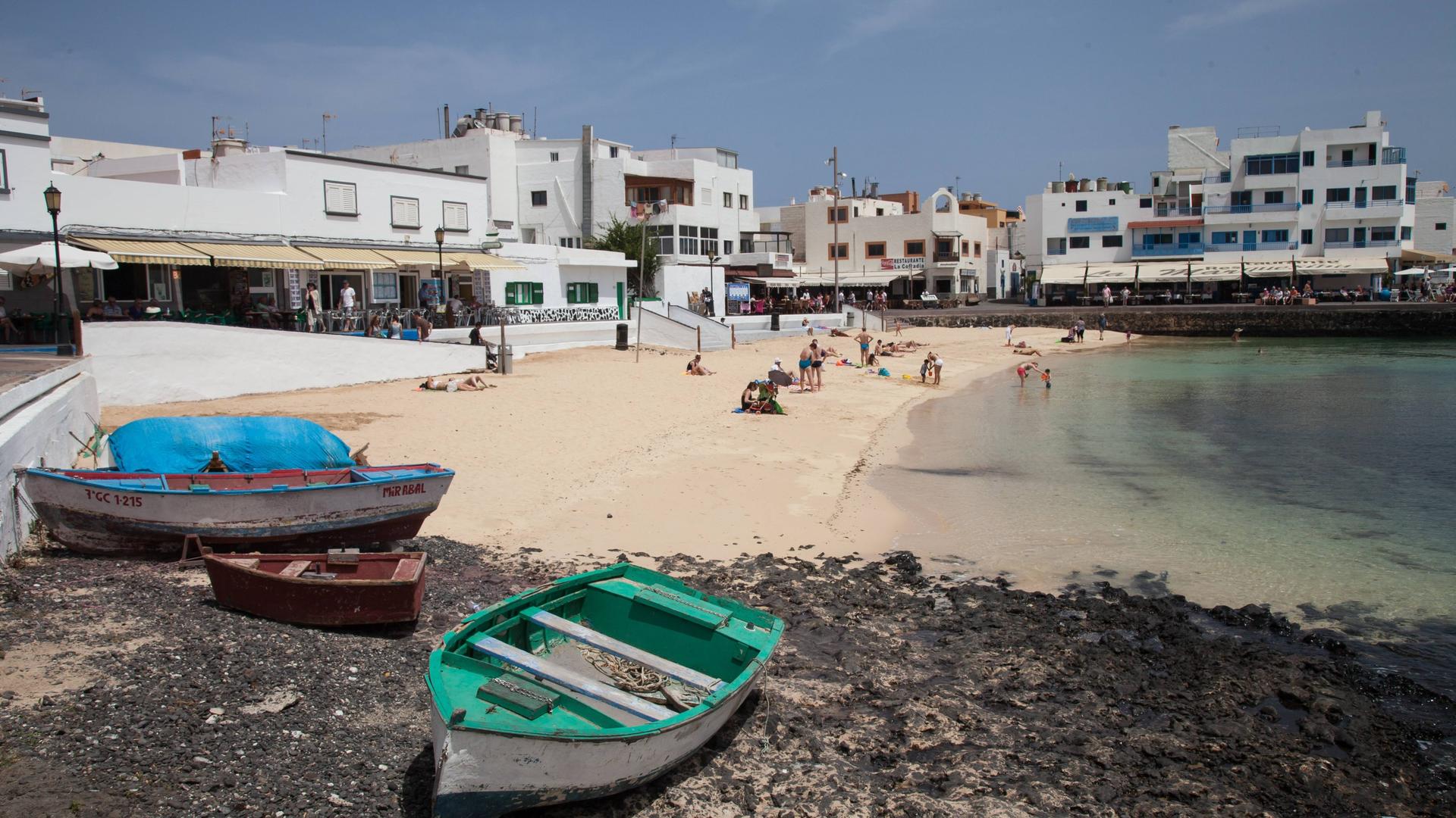 Fuerteventura and Corralejo day tour from Lanzarote - Thumbnail 4