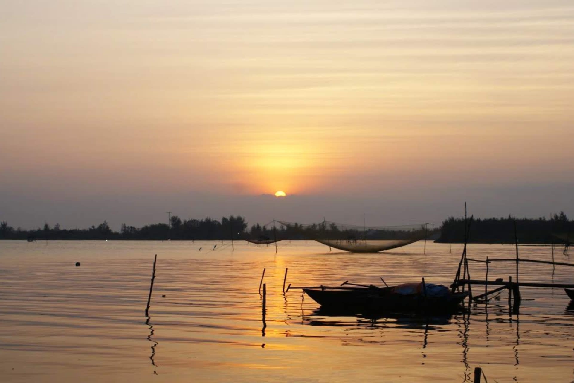 Hoi An: Sunset Boat Trip with Net Fishing Experience - Thumbnail 13