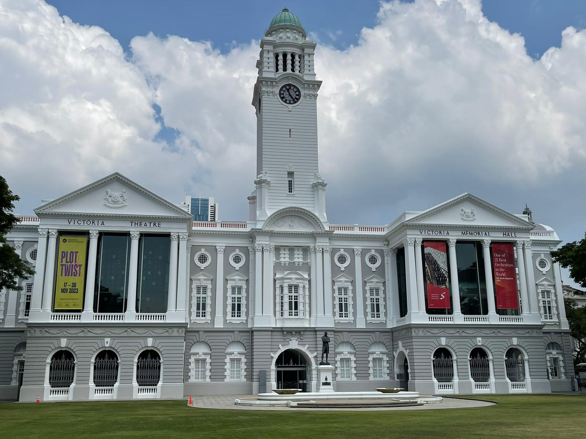 Timeless Legacy of Legendary Footsteps in Civic District Singapore - Thumbnail 7