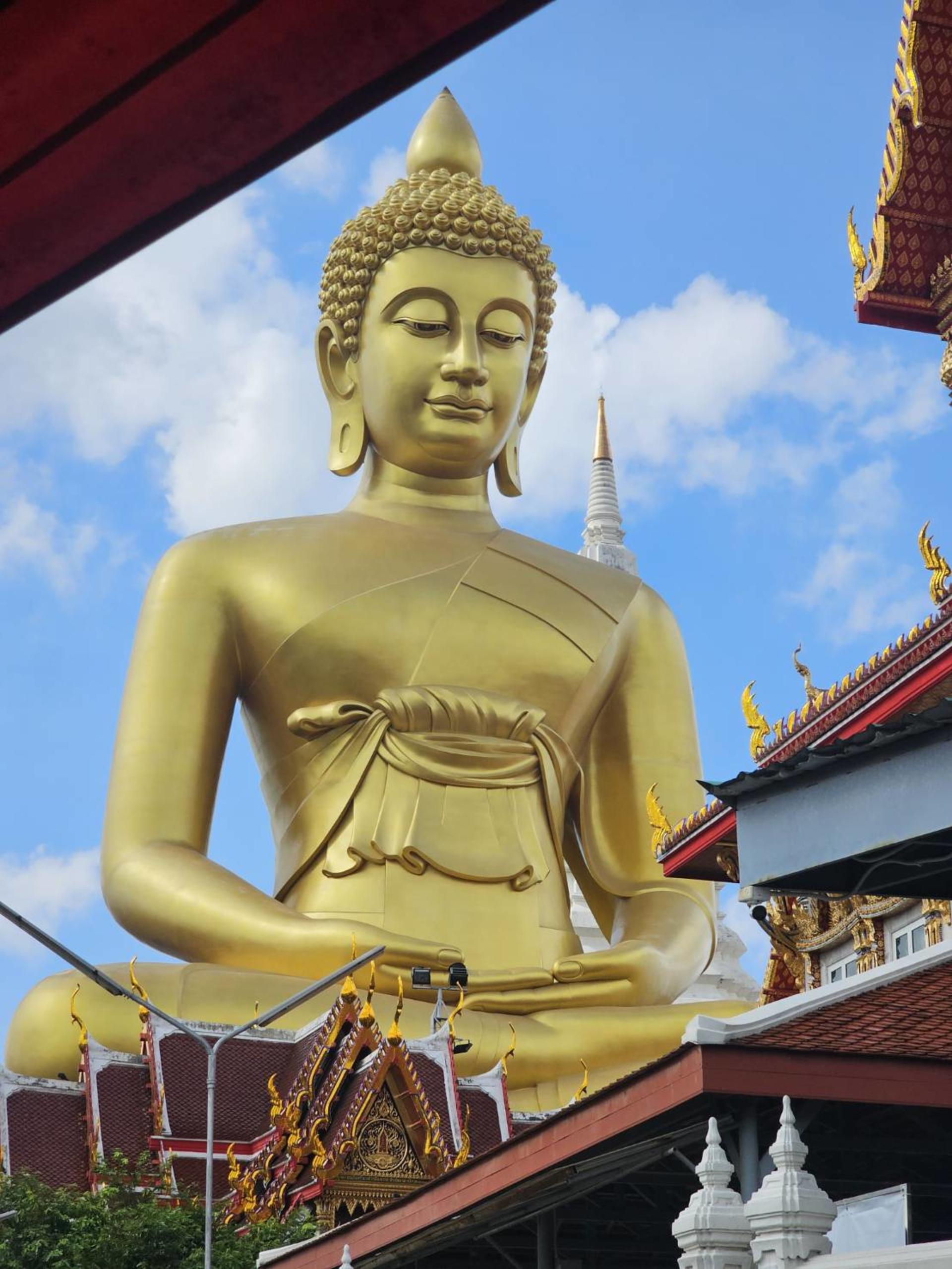 Big Buddha (Wat Paknam) and Canal Longtail Boat Sightseeing Tour - Thumbnail 7