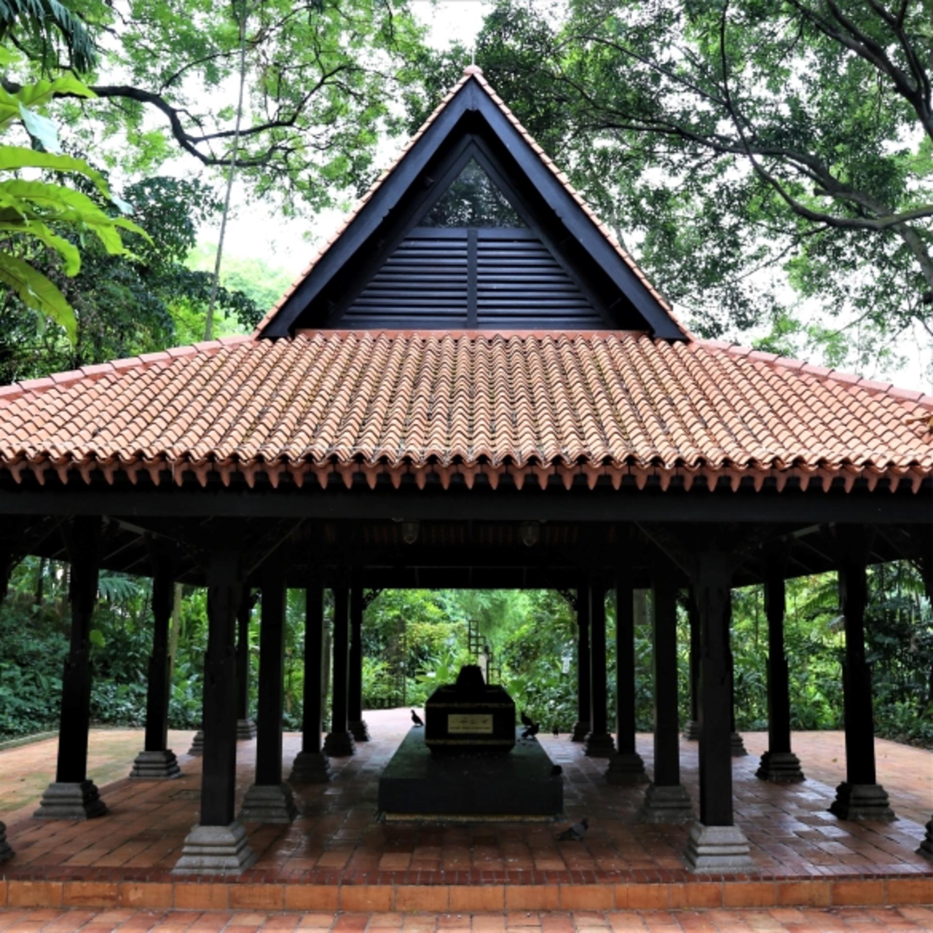 Walk Through 700 Years of History at Fort Canning Park - Thumbnail 5