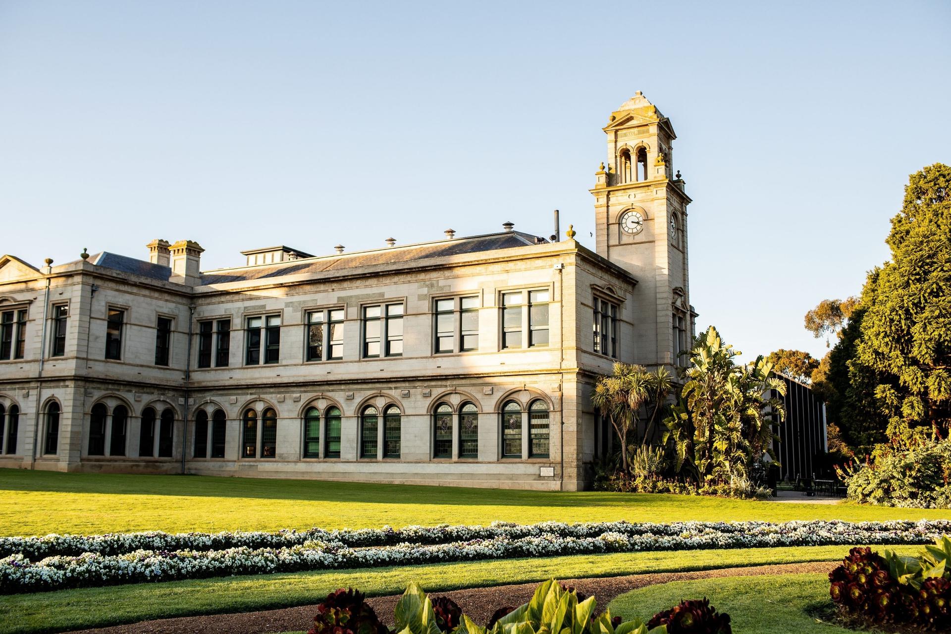 Melbourne Werribee Mansion & Sovereign Hill One-Day Tour - Thumbnail 2