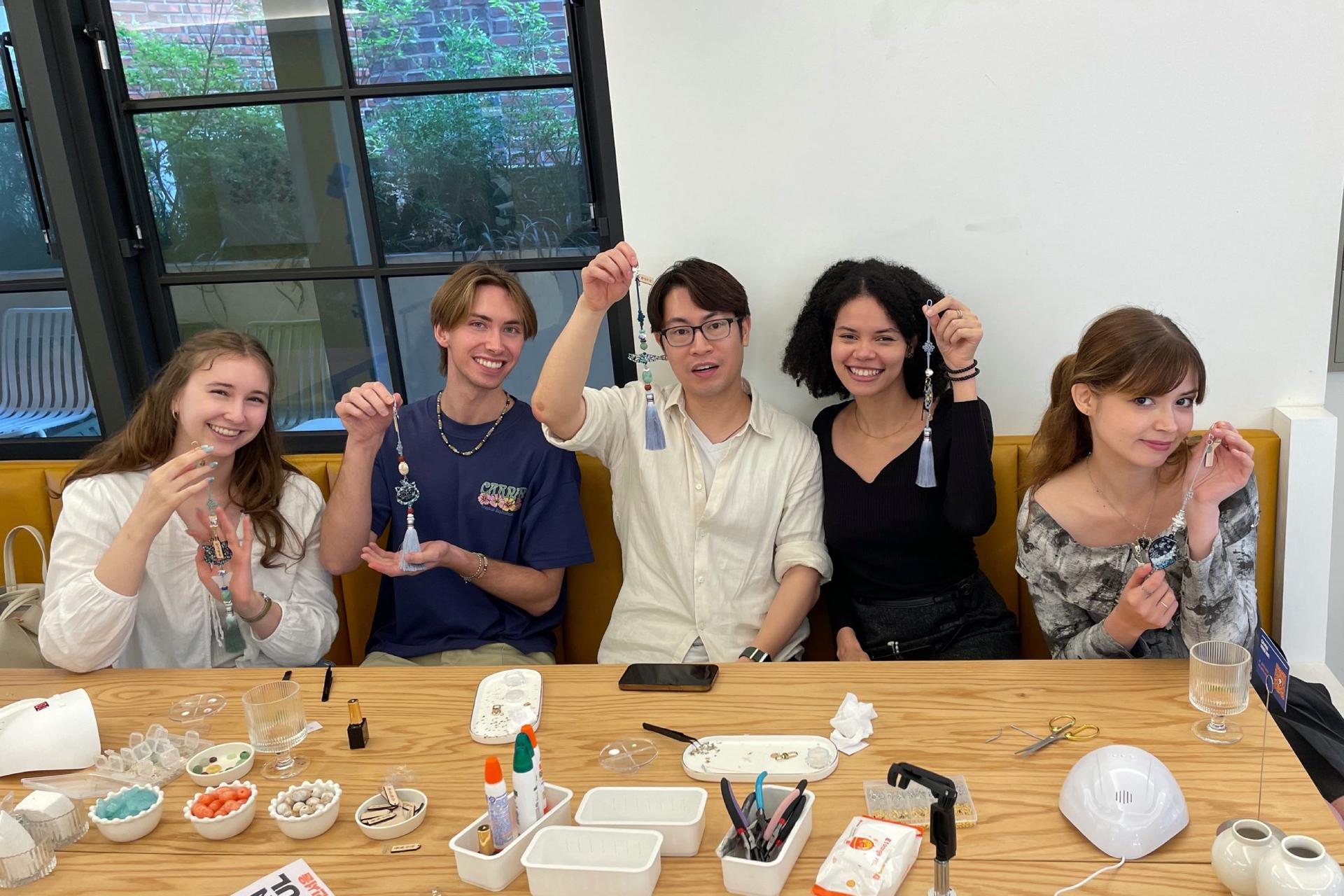 [Seoul Haebangchon] Korean Traditonal Luckycharm Making Class - Thumbnail 14