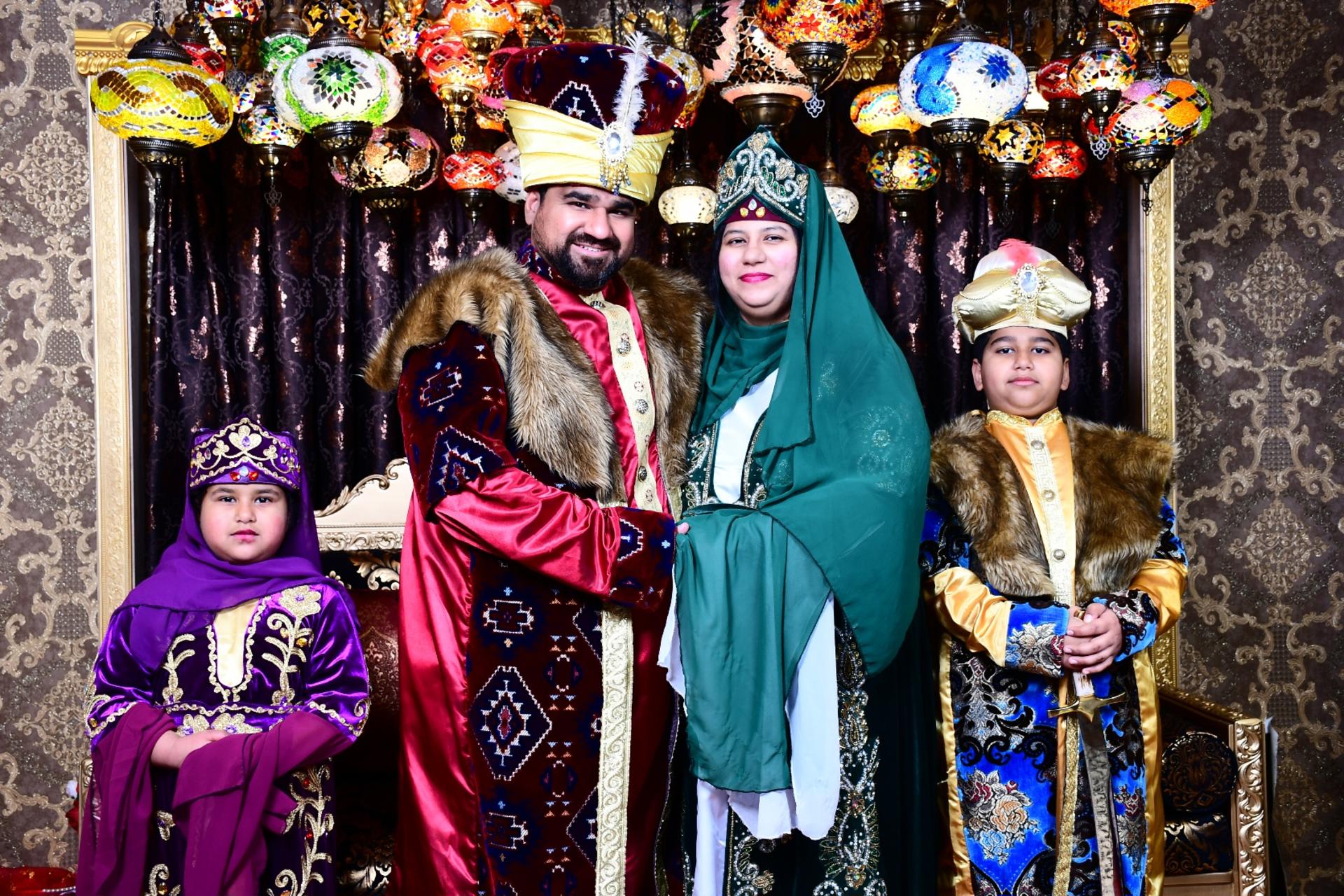 Istanbul: Ottoman Costume Photo Experience - Thumbnail 6