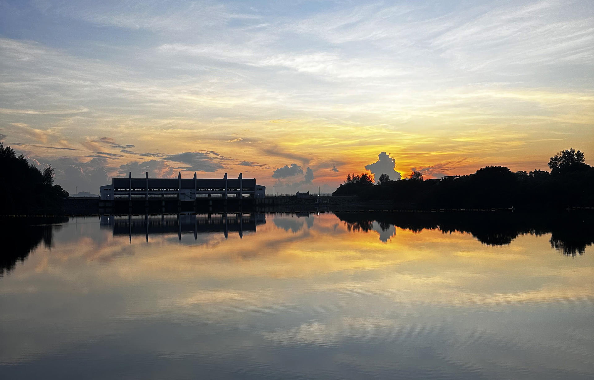 Singapore Sunrise Cycling Tour (Hidden Nature + Local Breakfast) - Thumbnail 3
