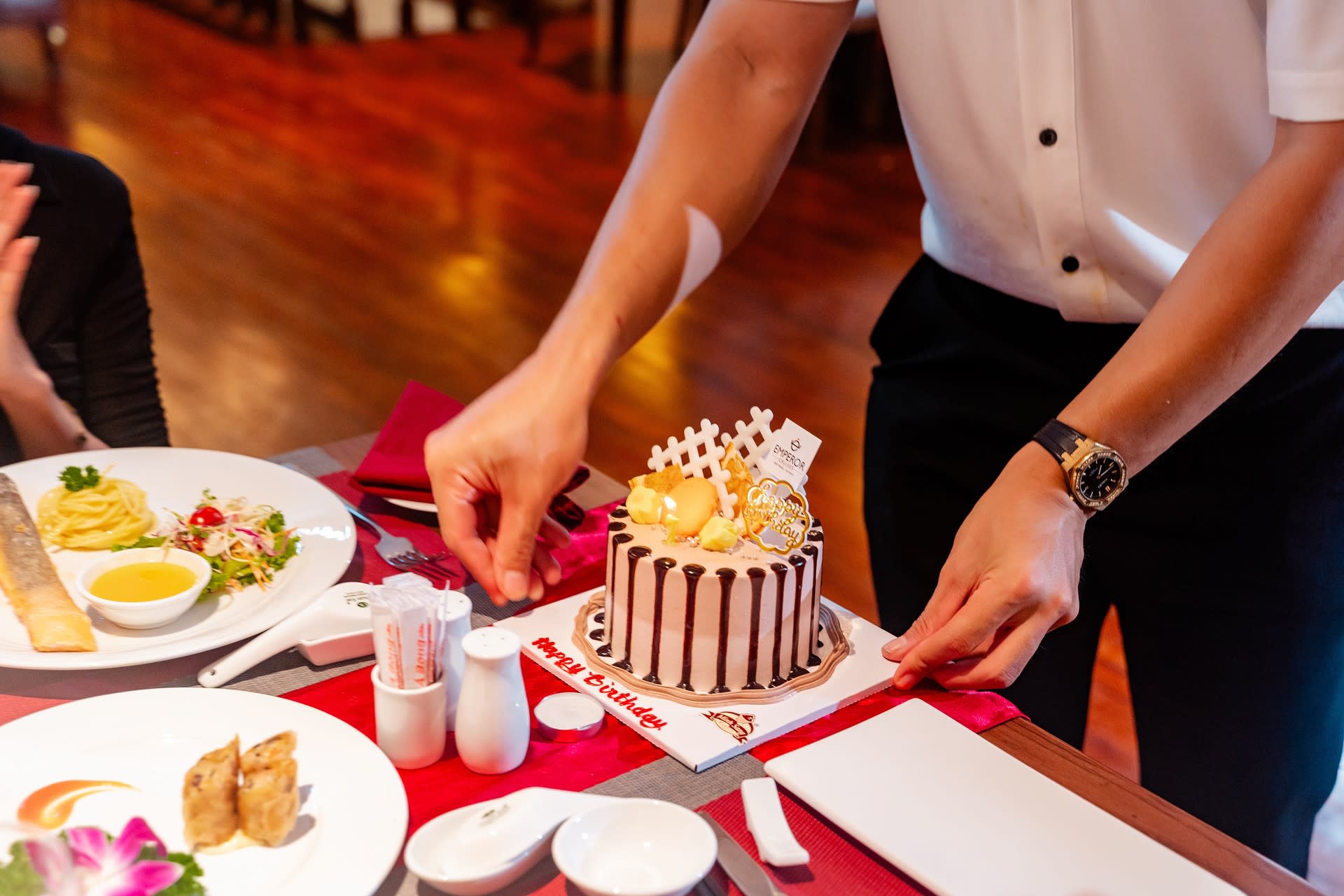Nha Trang Luxury Dinner Cruise on Emperor Legend with Seafood - Thumbnail 8