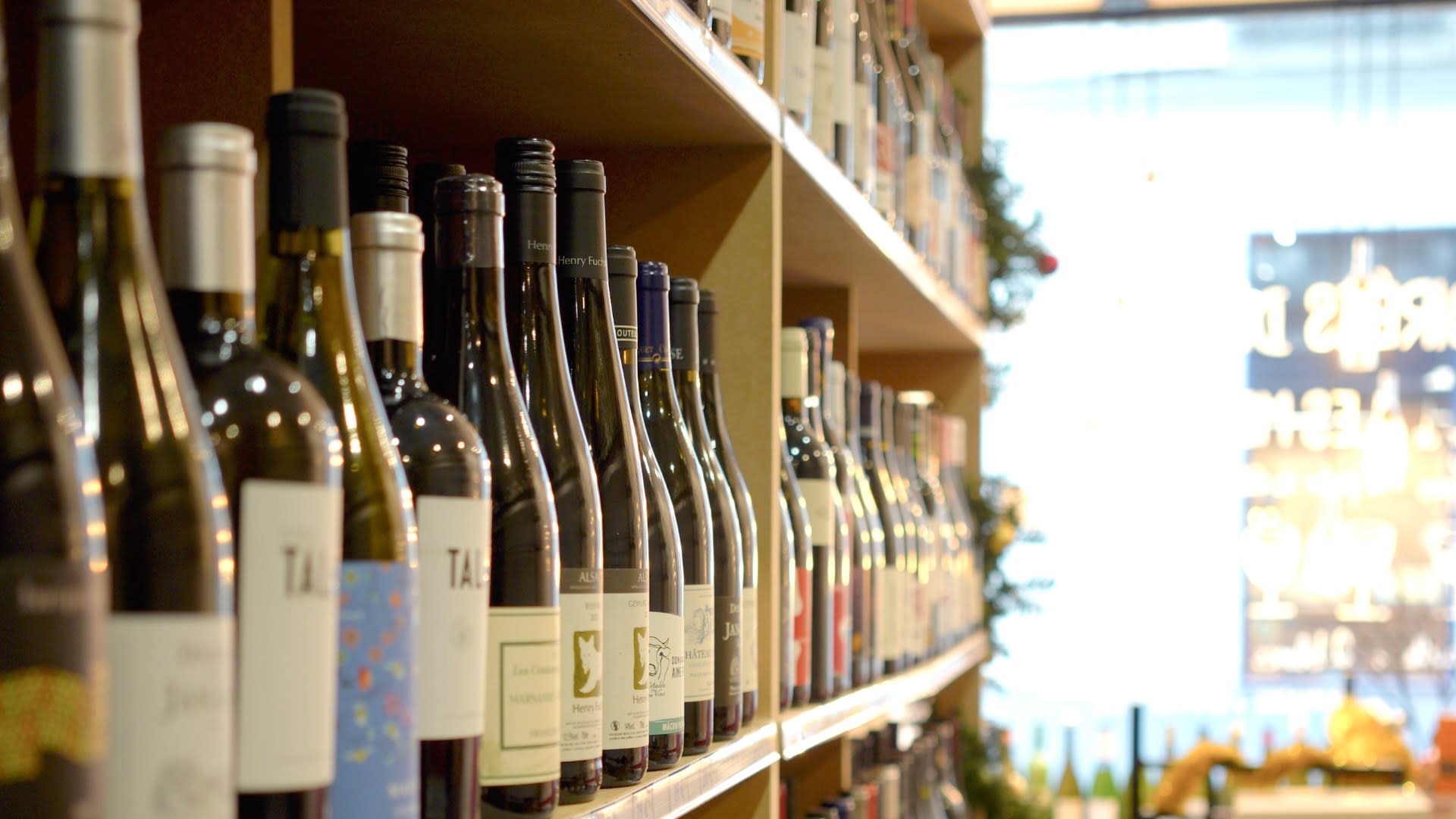 Le Marais Wine or Champagne Tour with 8 Tastings in Paris - Thumbnail 8