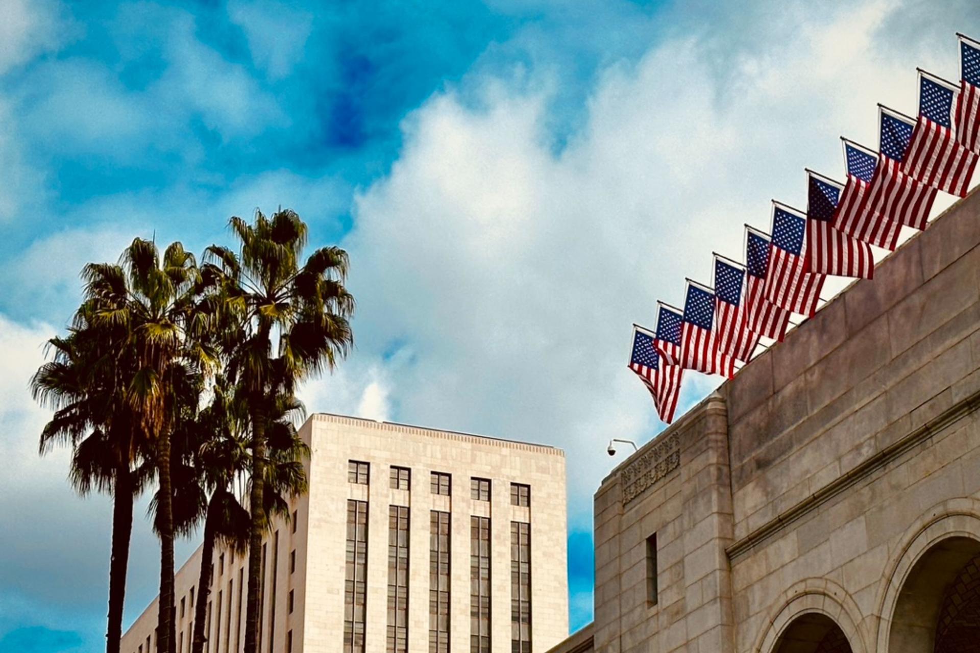 Los Angeles Half-Day E-Bike Tour with Downtown Highlights - Thumbnail 4