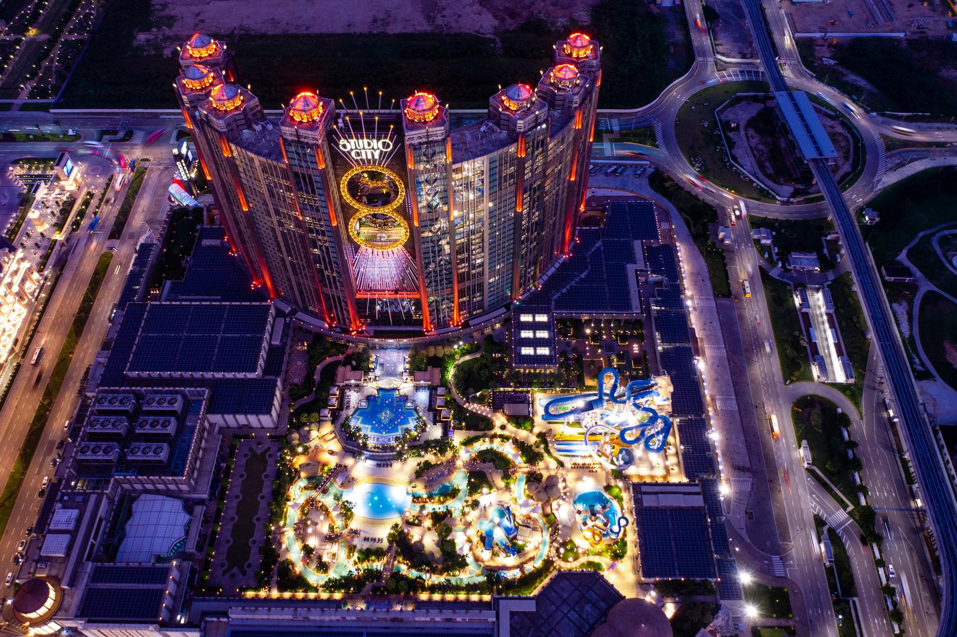 Studio City Water Park in Macau - Thumbnail 4