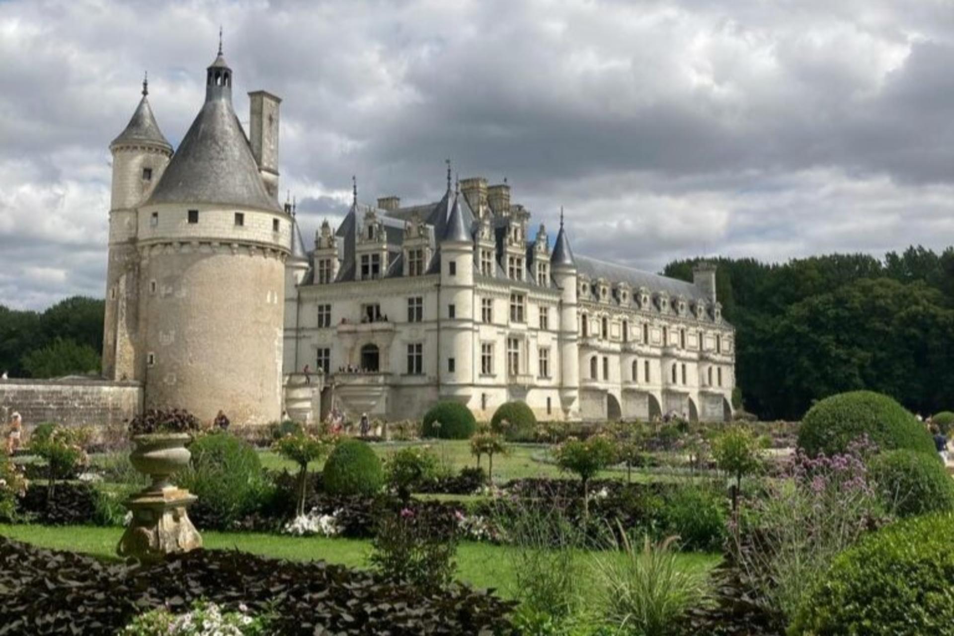 Loire Valley Wine Tasting Tour with Castle Visits and Lunch - Thumbnail 4
