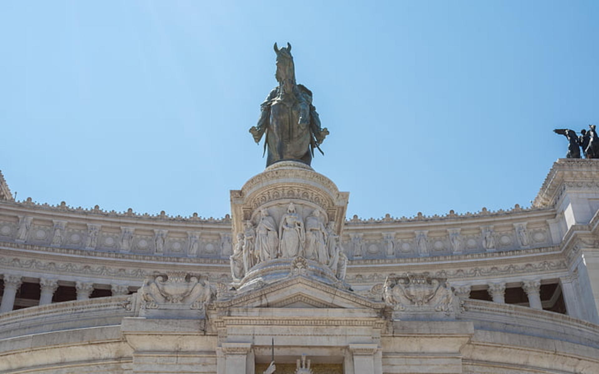 The Altar of the Fatherland Elevator Ticket in Rome - Thumbnail 3
