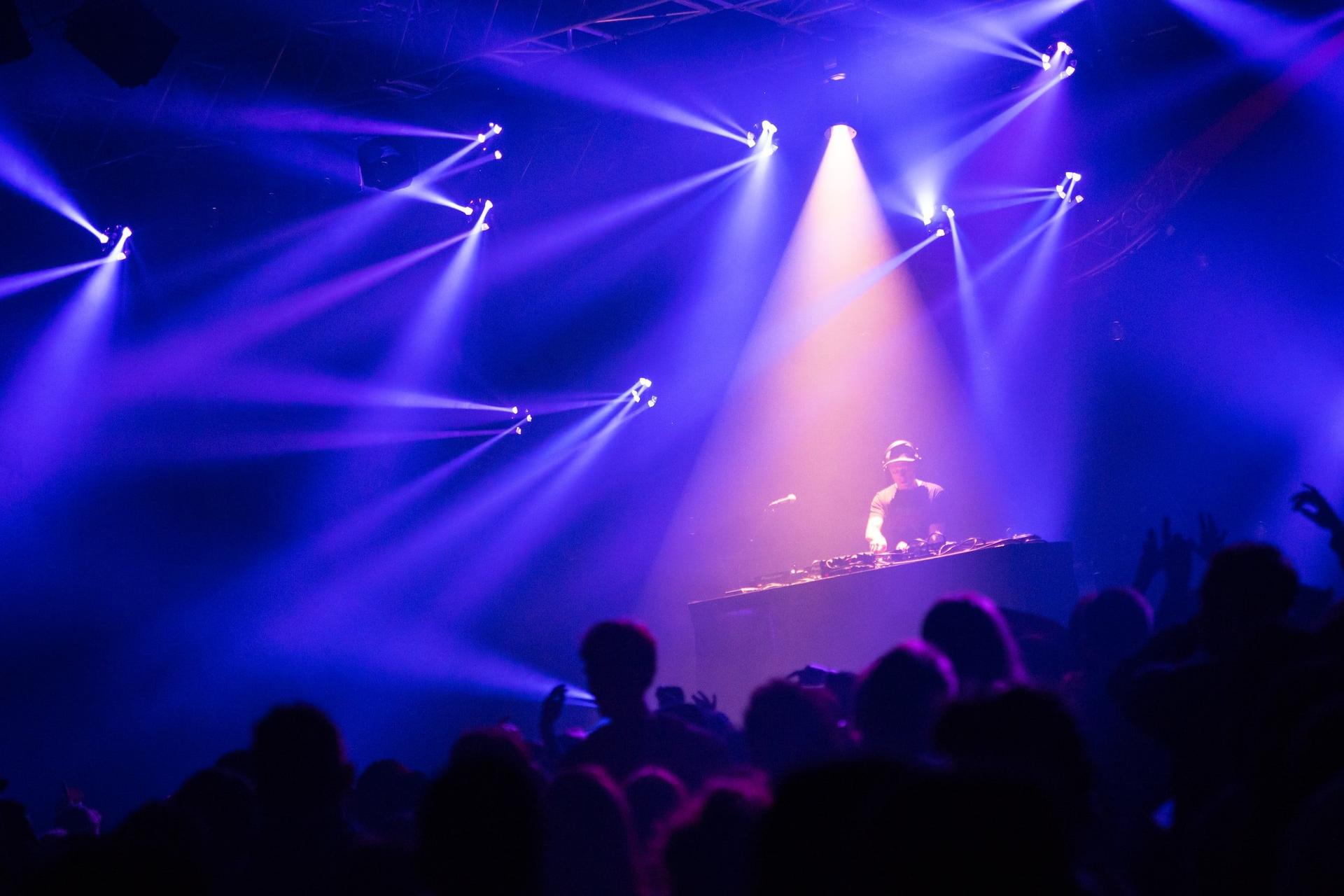 Latin Nightclub Crawl Experience in Las Vegas - Thumbnail 3