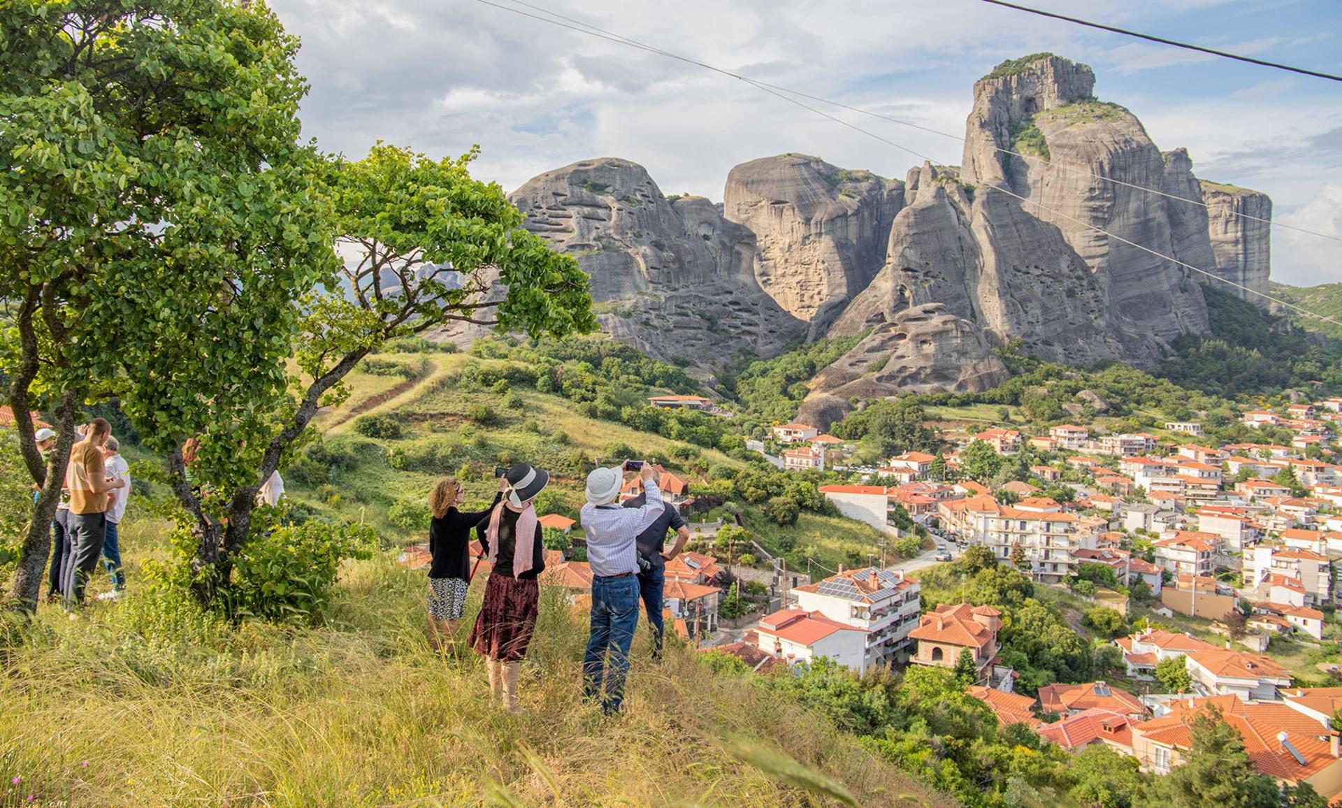 Midday monasteries and hidden caves bus tour in Meteora - Thumbnail 35